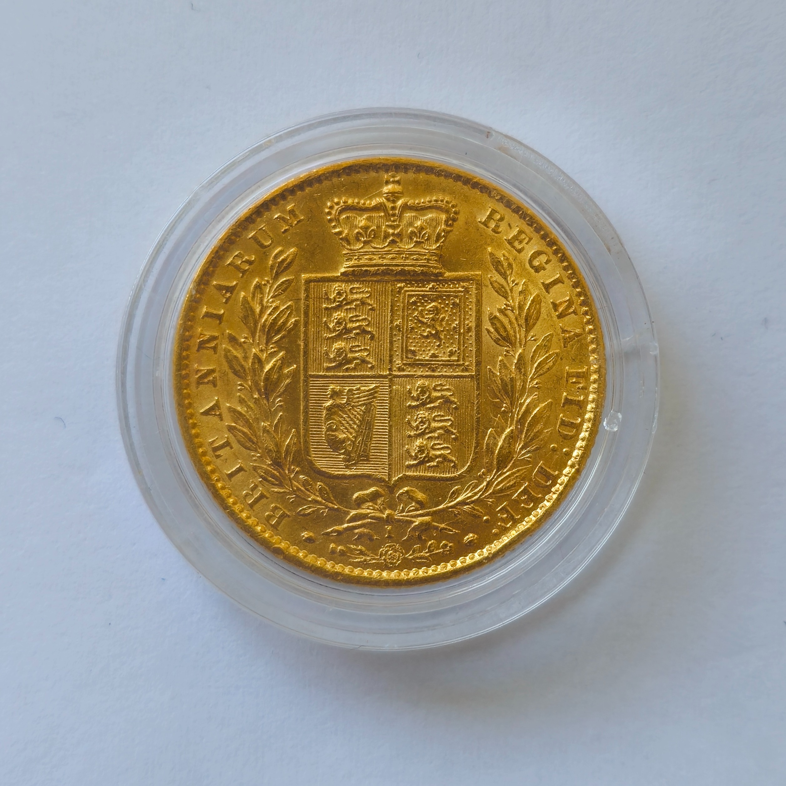 Product photo for 22ct Gold 1865 Victoria Young Head Shield Back Full Sovereign