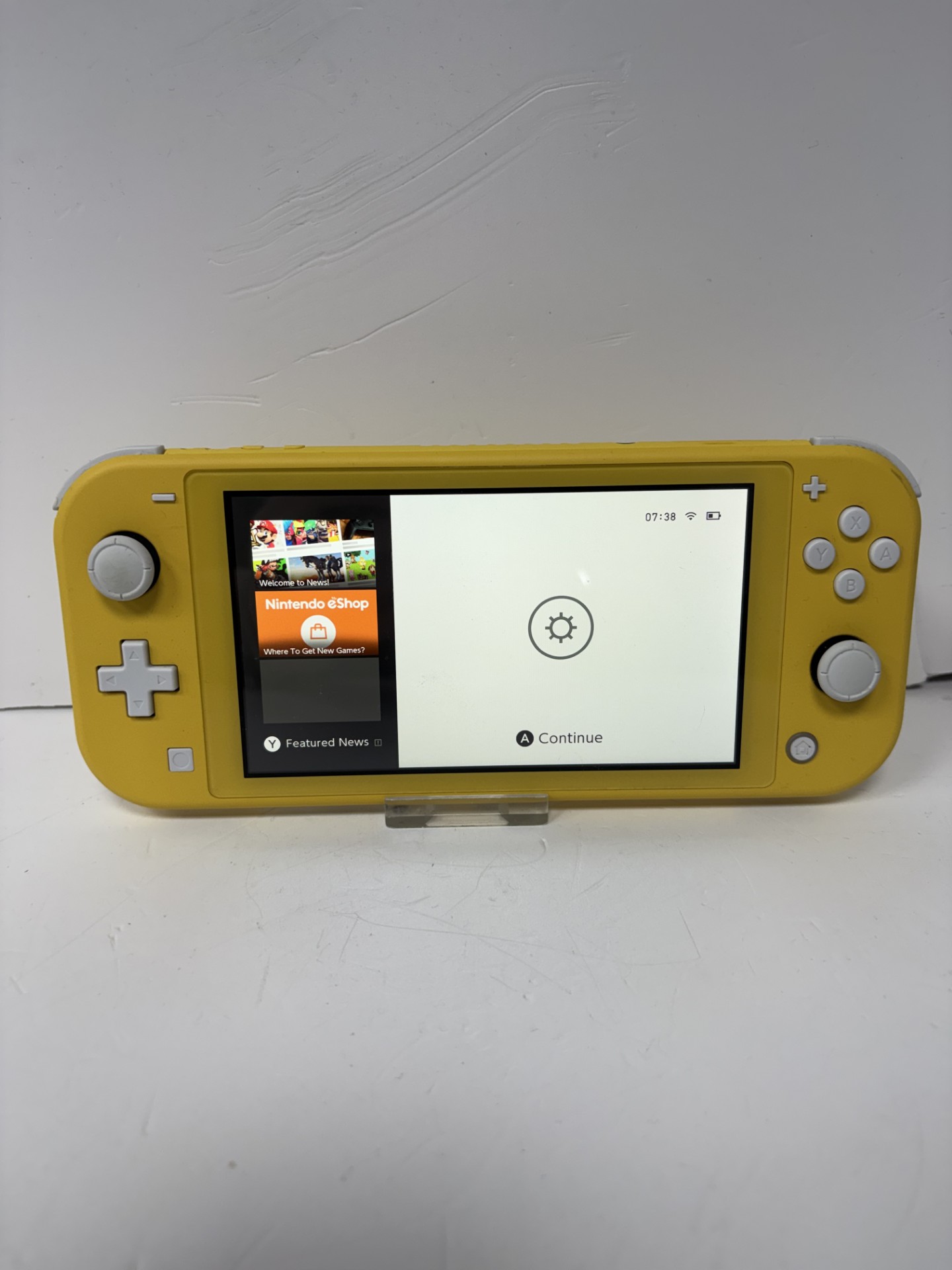 Product photo for NINTENDO SWITCH LITE YELLOW 32GB SSD UNBOXED WITH CHARGER