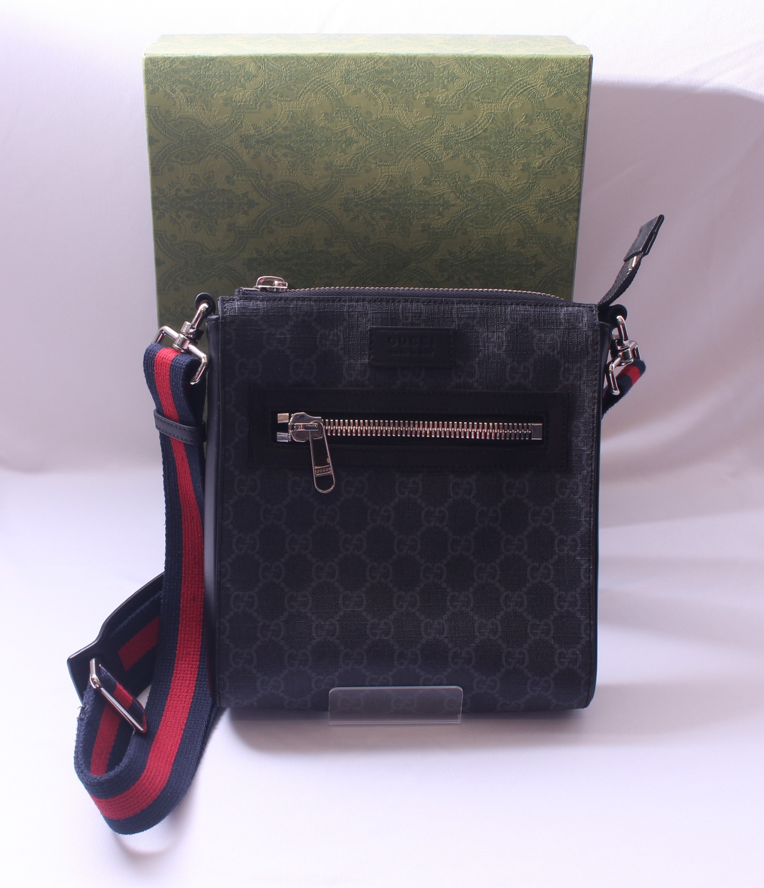 Product photo for Gucci GG Supreme Canvas Cross-Body Bag (U)