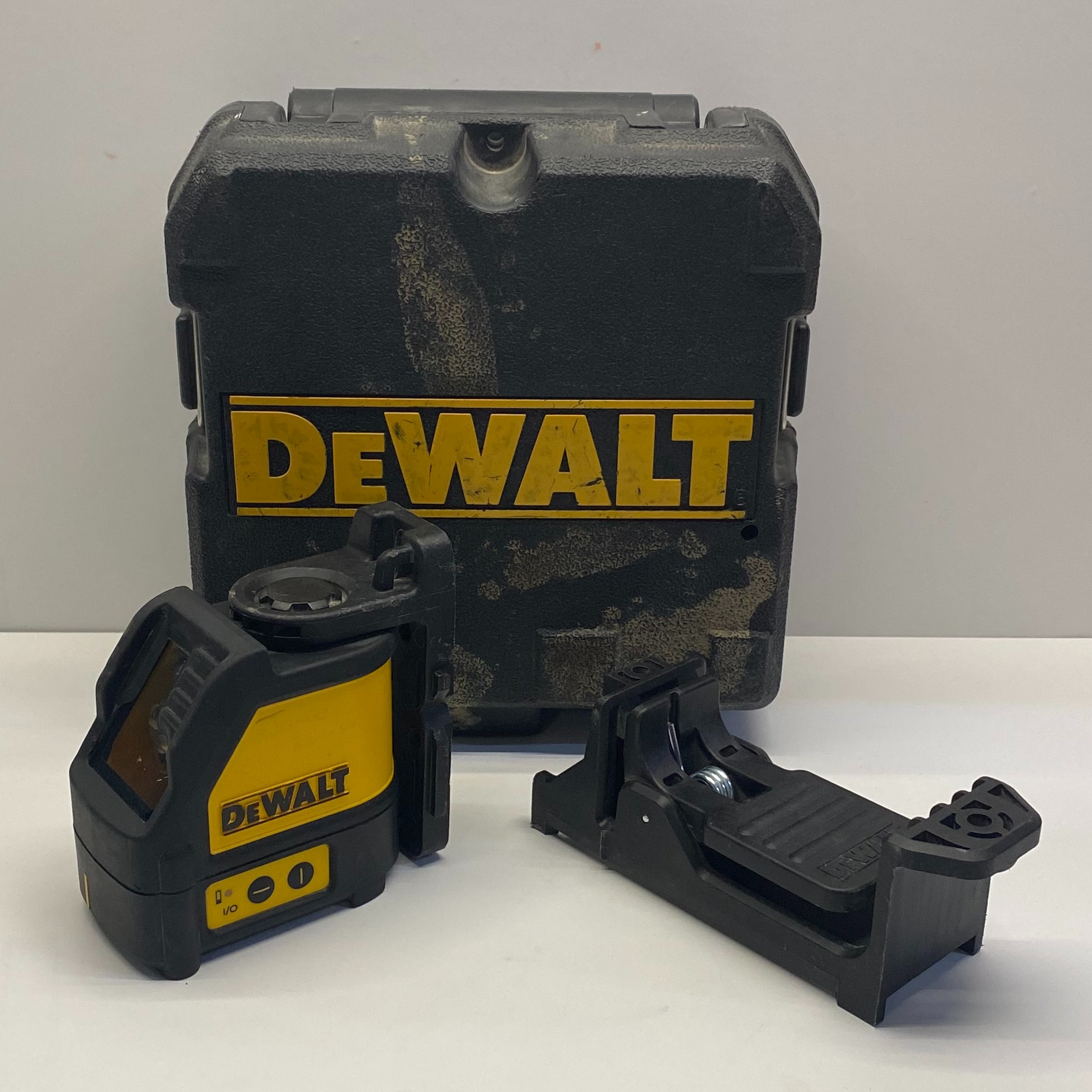 Product photo for Dewalt DW088 Cross Line Red Laser Level in Case