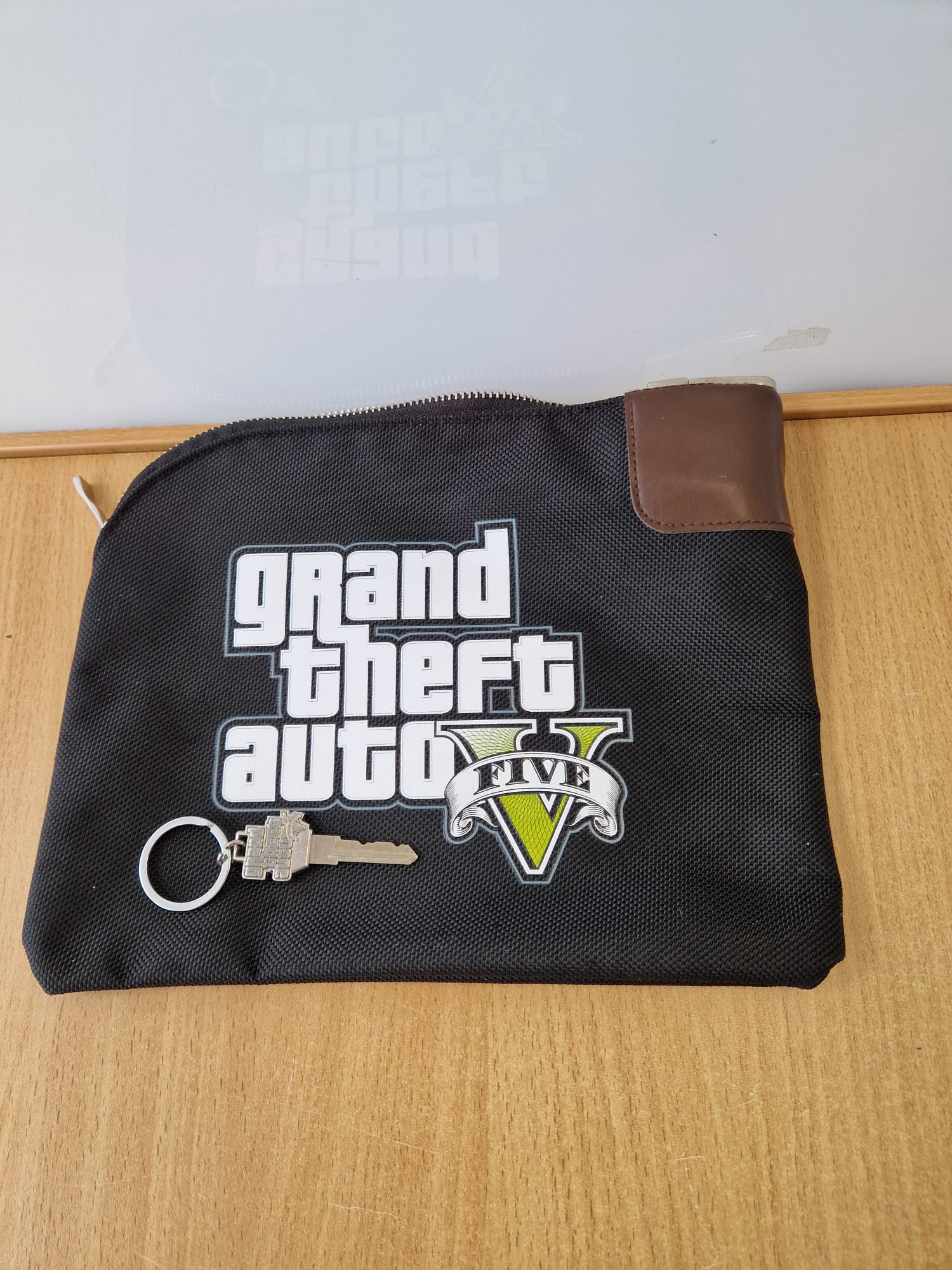 Product photo for GTA V  GTA V Limited Edition Lockbag & Key - Good Condition