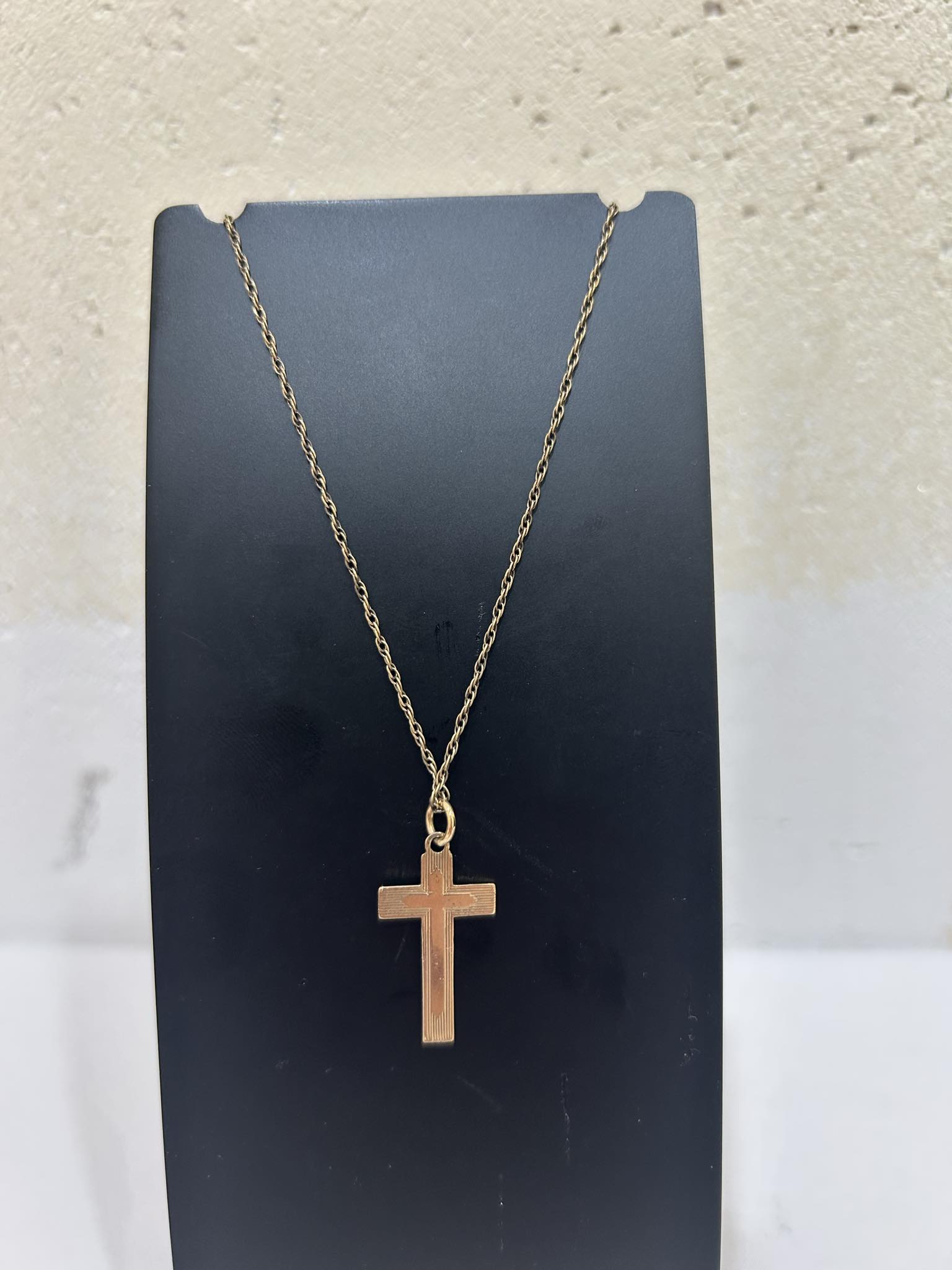 Product photo for 9CT Gold Necklace & Cross