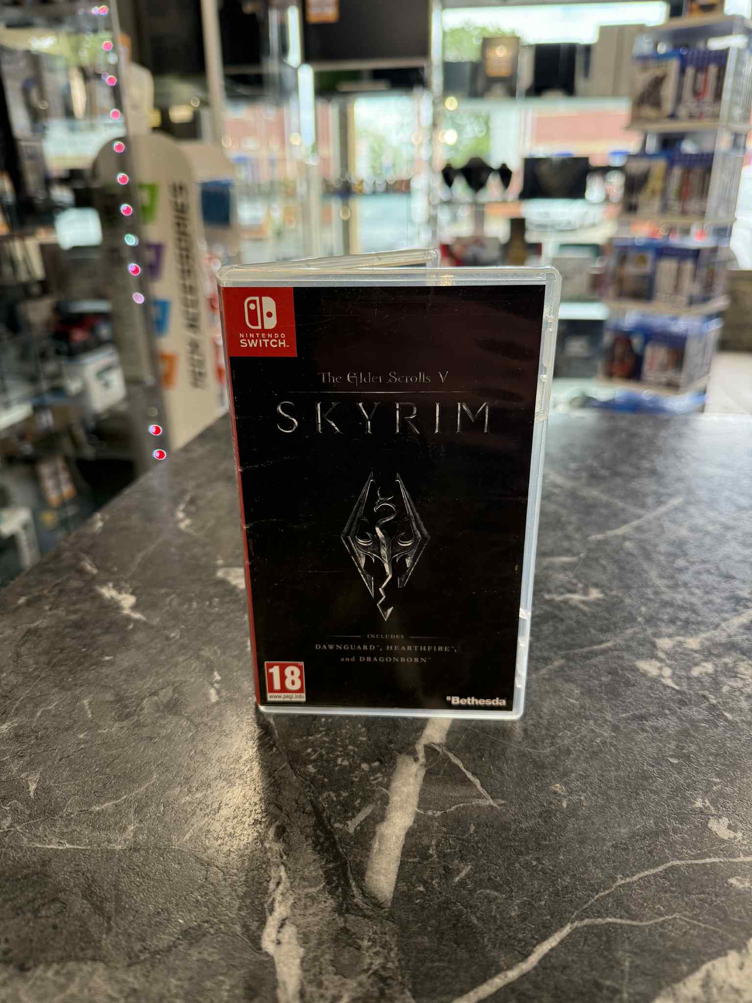 Product photo for The Elder Scrolls V: Skyrim (Nintendo Switch, 2017)