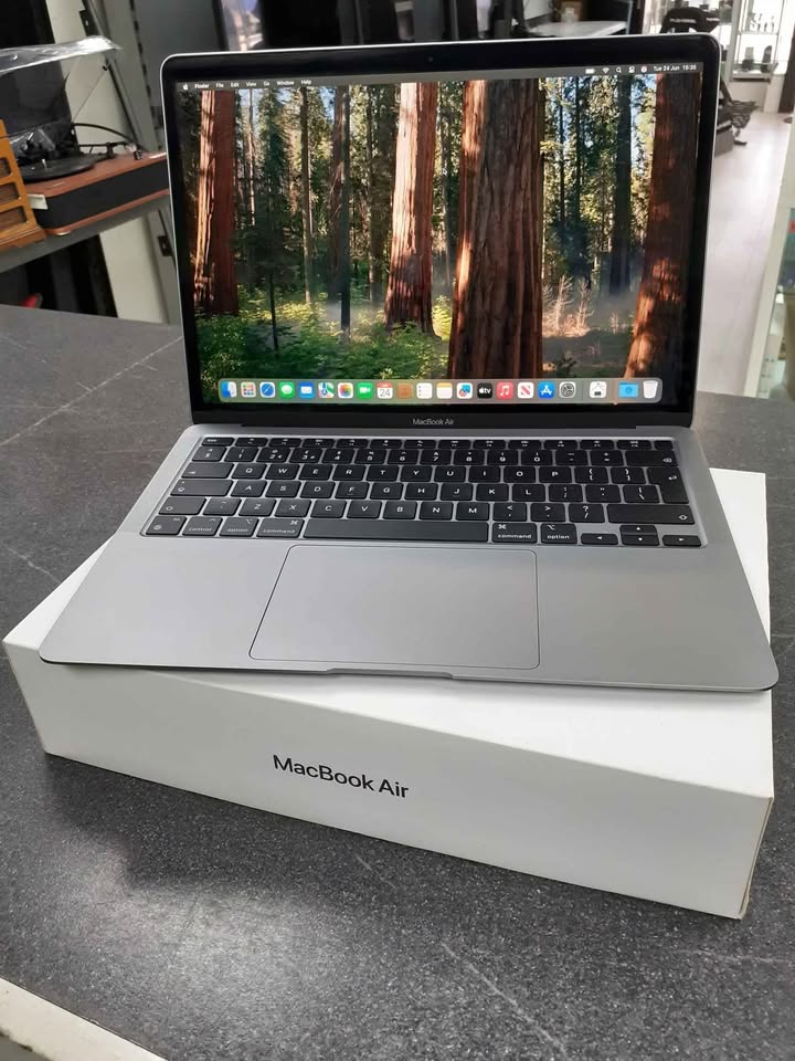 Product photo for macbook Air 2020 MacBook Air 2020 M1 Chip 13