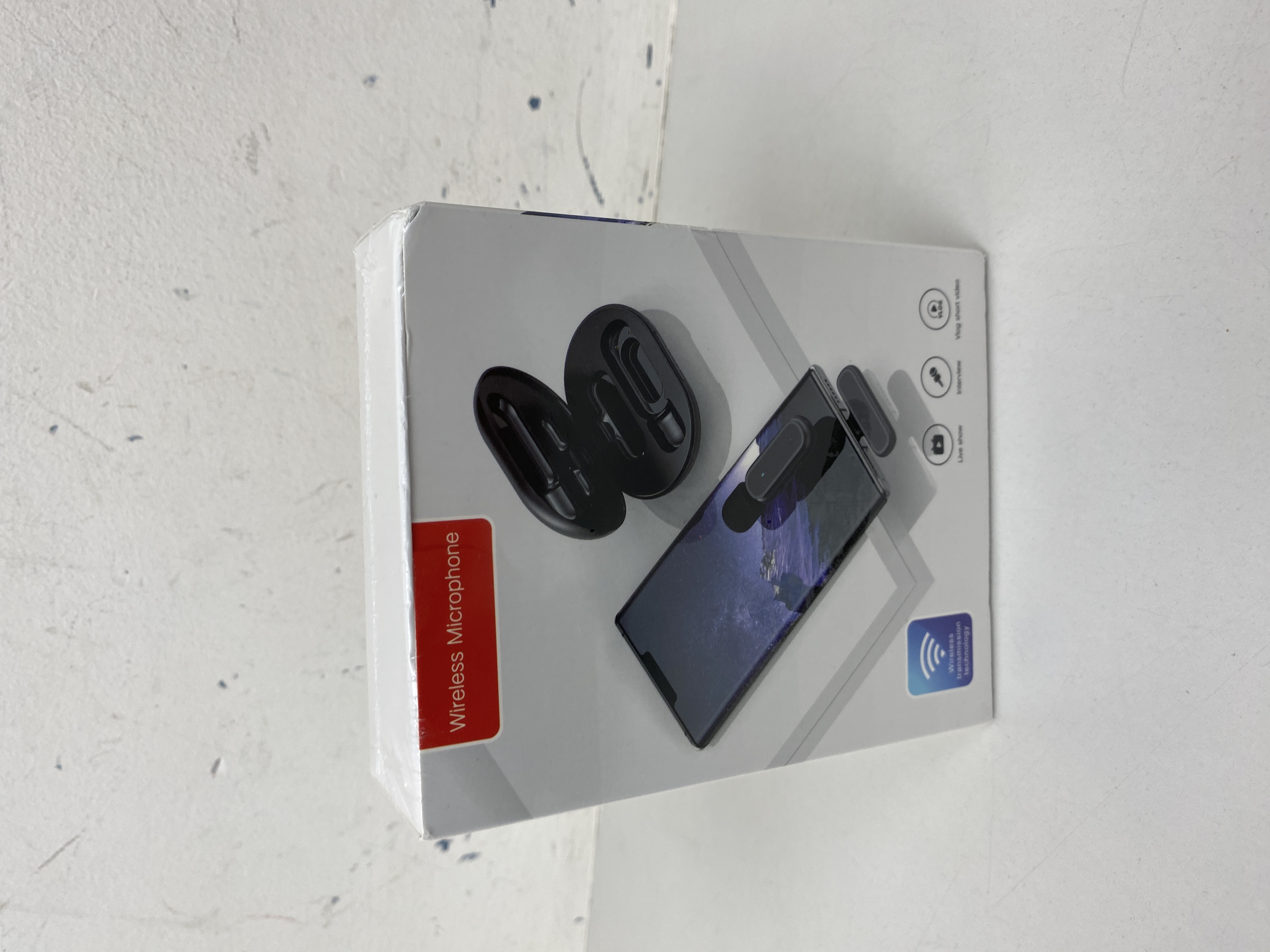 Product photo for wireless lavalier microphone for iphone,ipad,android