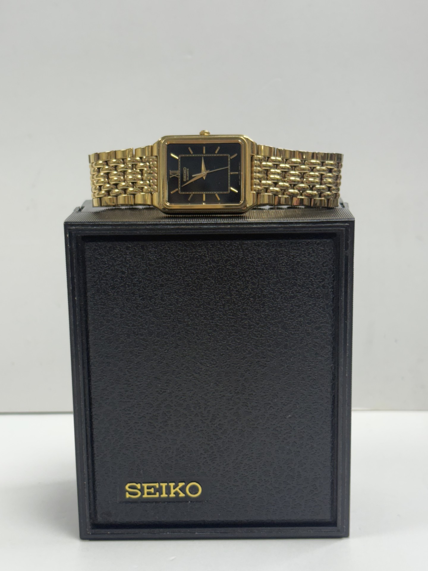 Product photo for Seiko Gold Plated Mens Wristwatch (V701-5J09 ) - Boxed