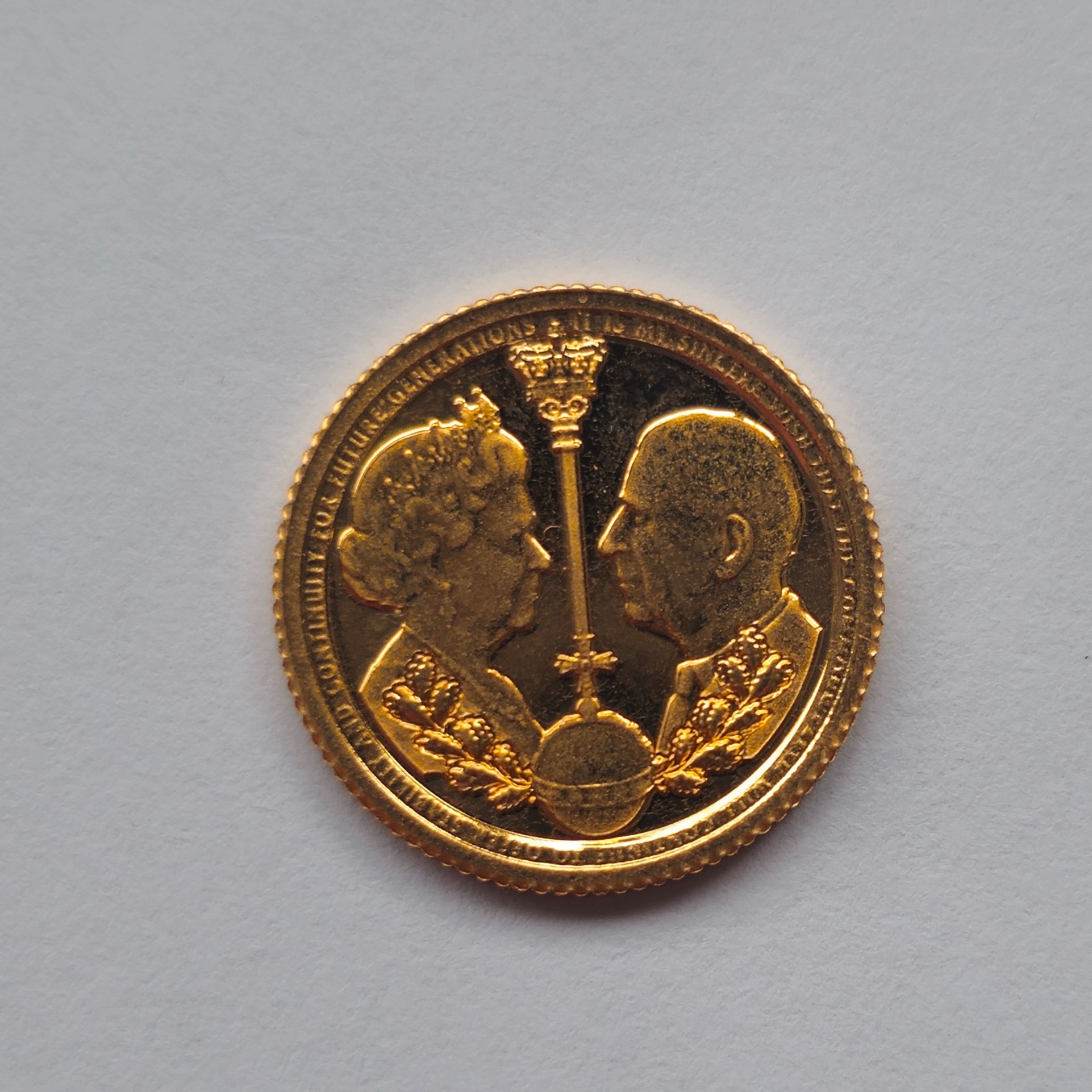 Product photo for 22ct Gold 2022 'The Passing of the Crown' Quarter 2g Sovereign Coin