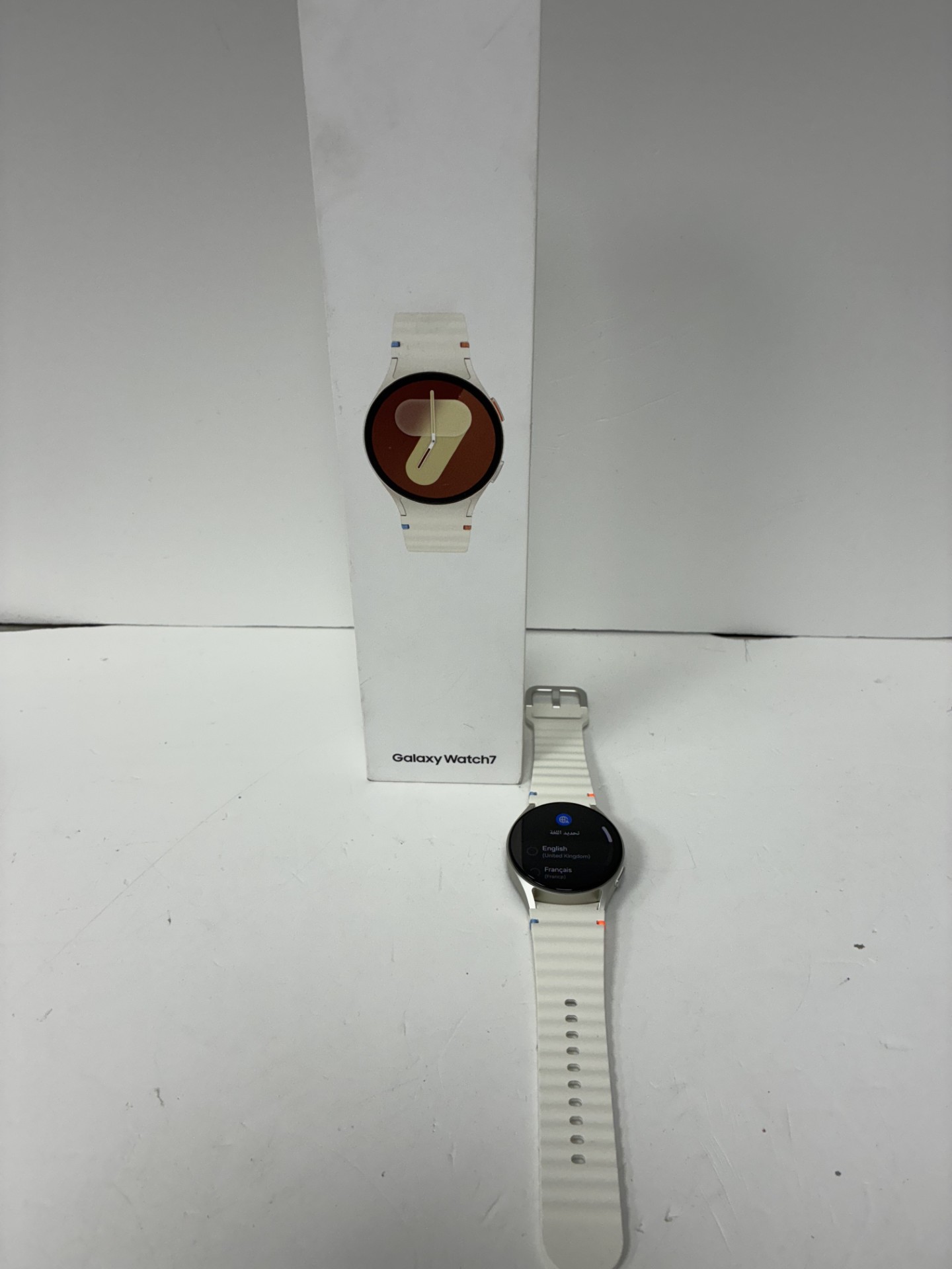 Product photo for SAMSUNG GALAXY 7 40MM WHITE BOXED