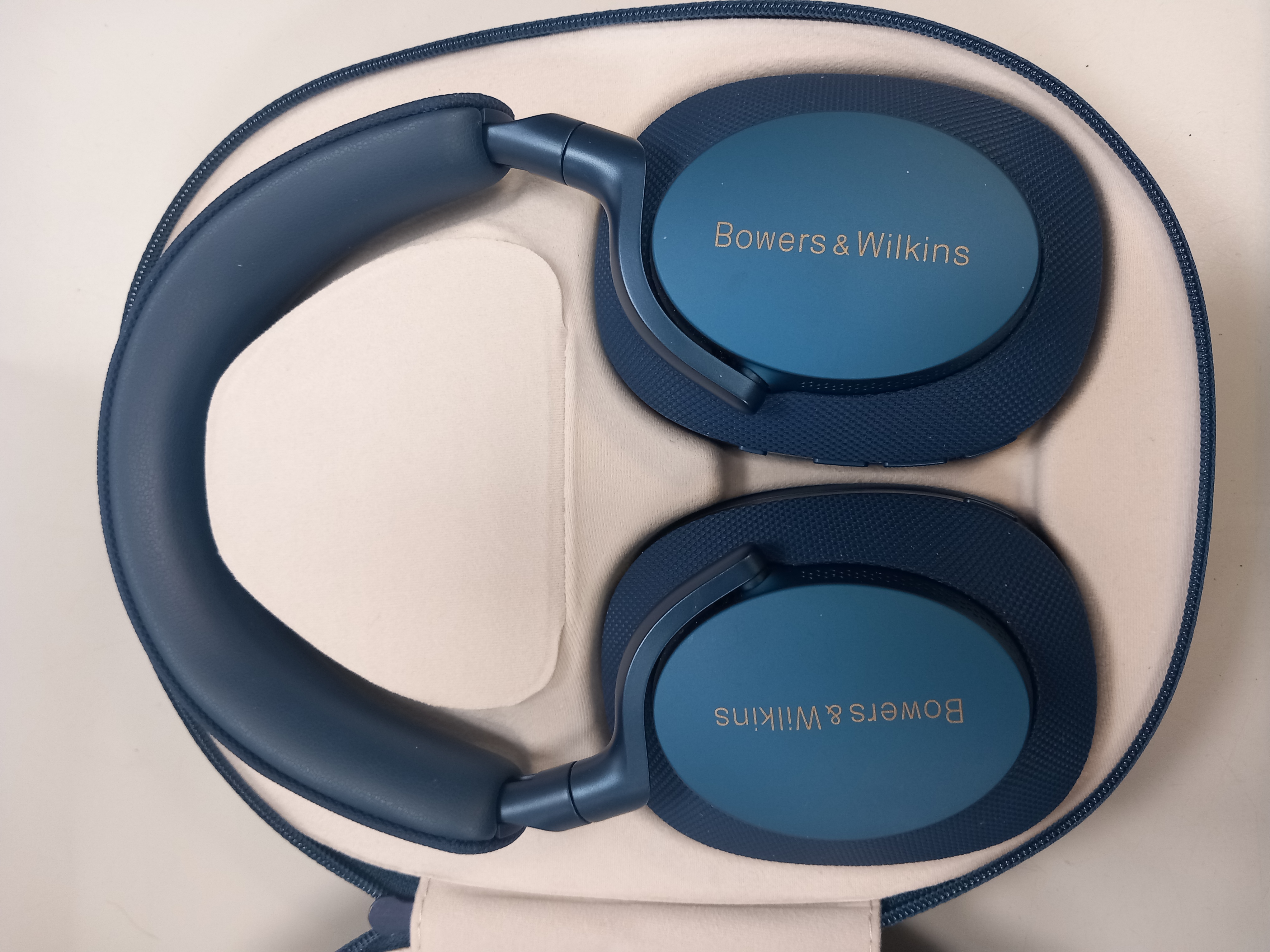 Product photo for BOWERS AND WILKINS  BOWERS AND WILKINS PX7 S2 HEADPHONES IN BOX