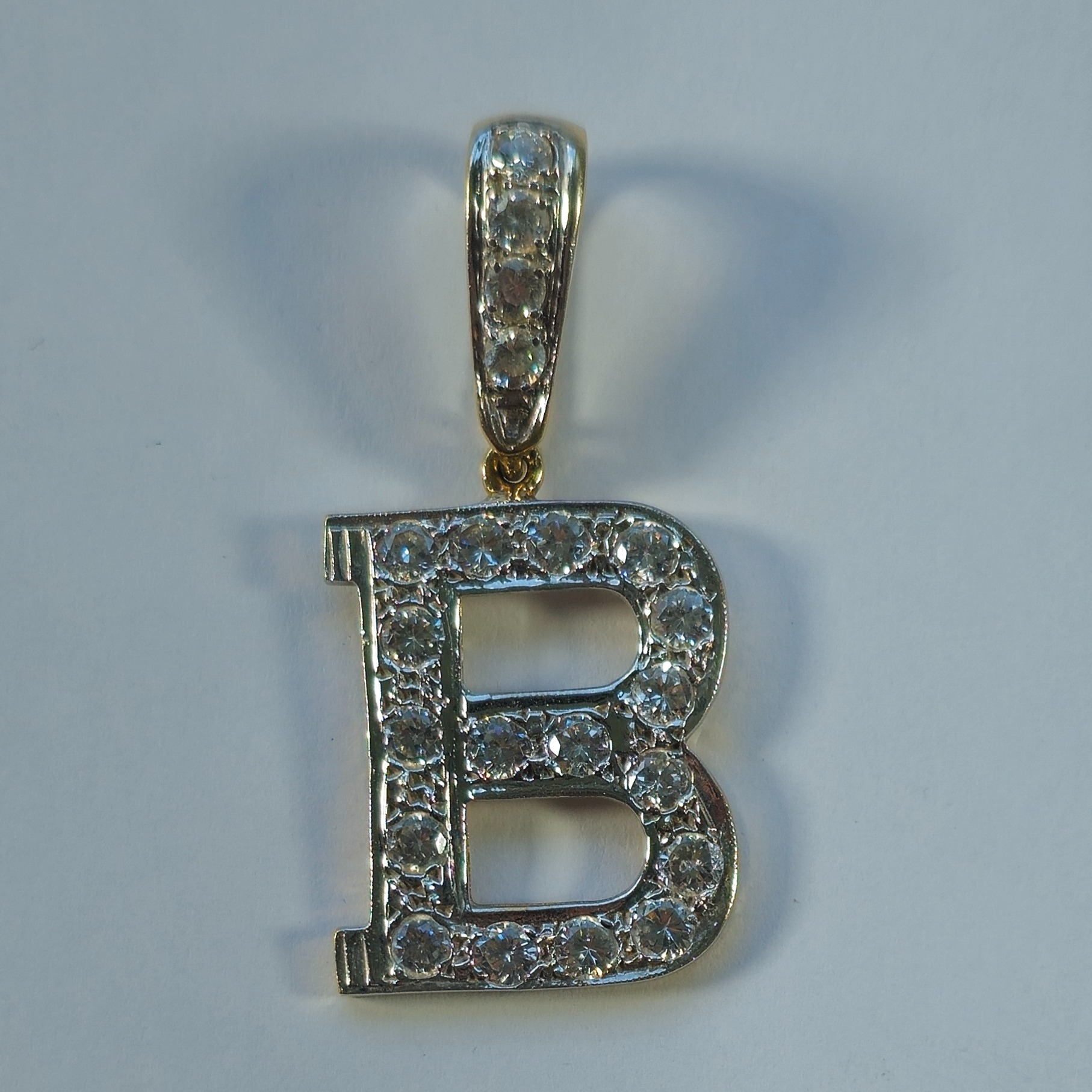 Product photo for 9ct Gold *CZ* B Pendant