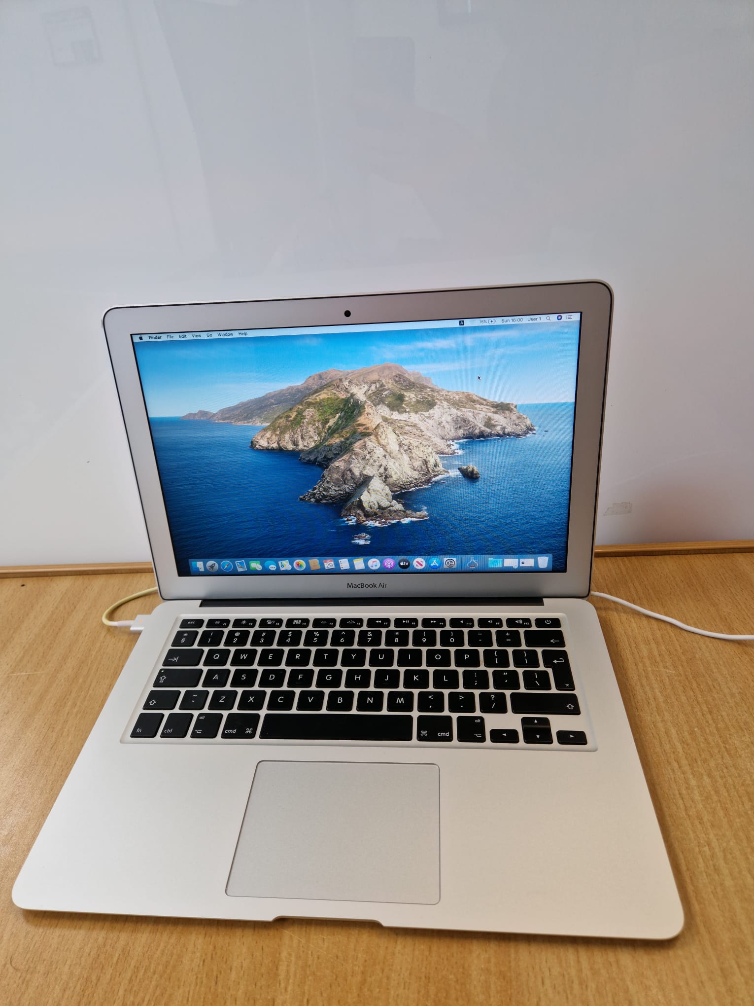 Product photo for Apple  MacBook Air 2017 13