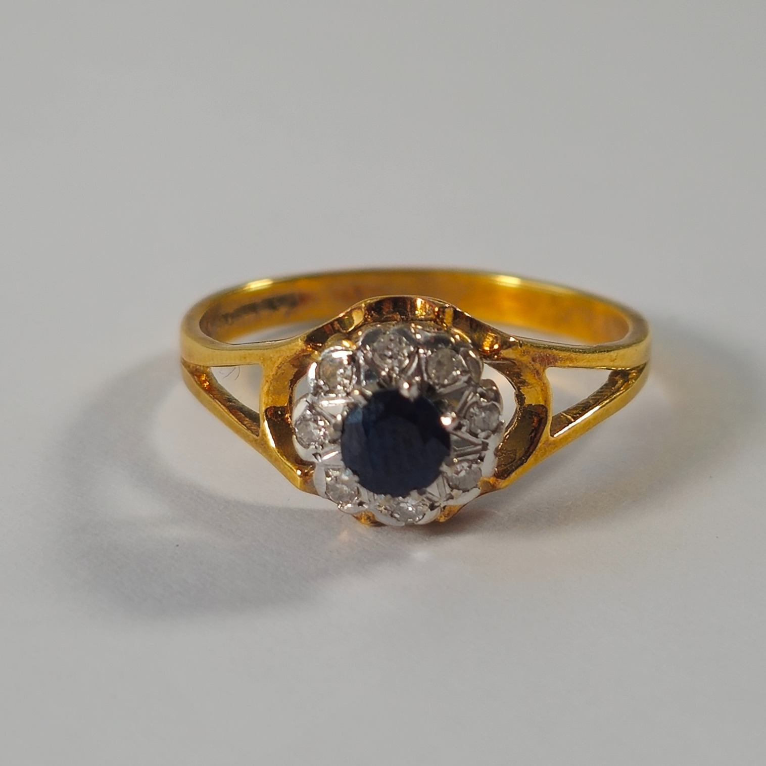 Product photo for 18ct Gold Sapphire & Diamond Round Vintage Flower Style Ring Size P