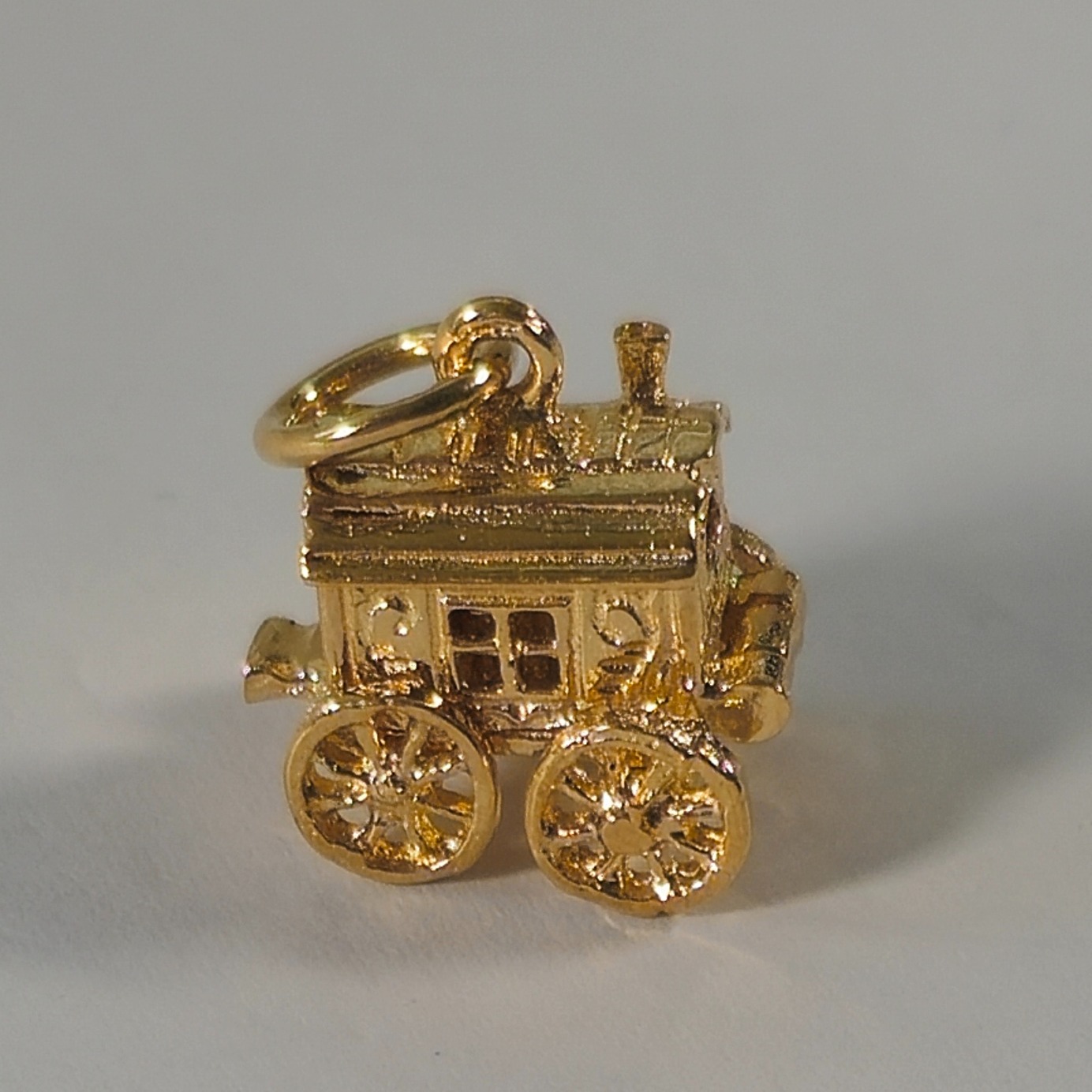 Product photo for 9ct Gold Carriage Wagon Charm