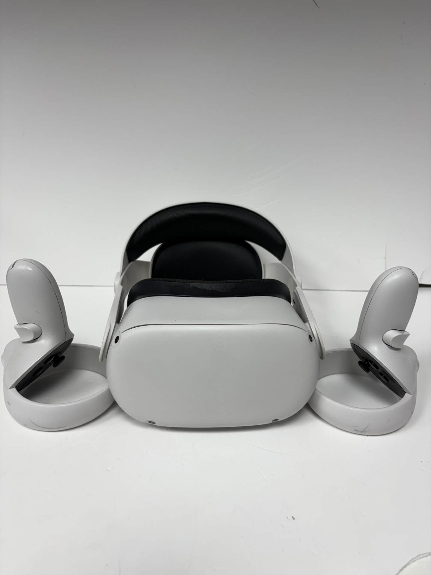 Product photo for META meta quest 2 128gb white unboxed