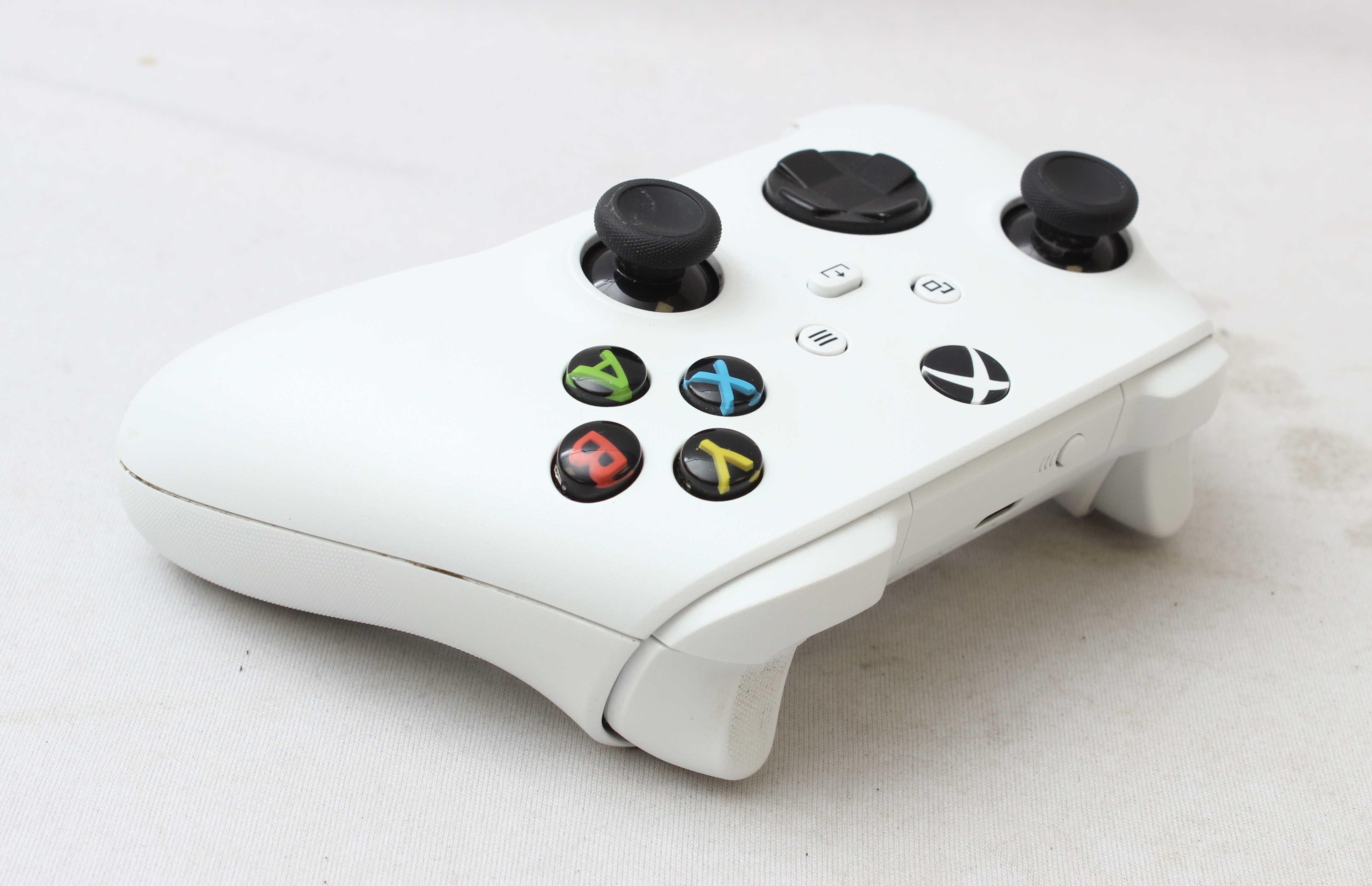 Product photo for Microsoft Genuine Xbox Series X/S Wireless Controller - White (U)