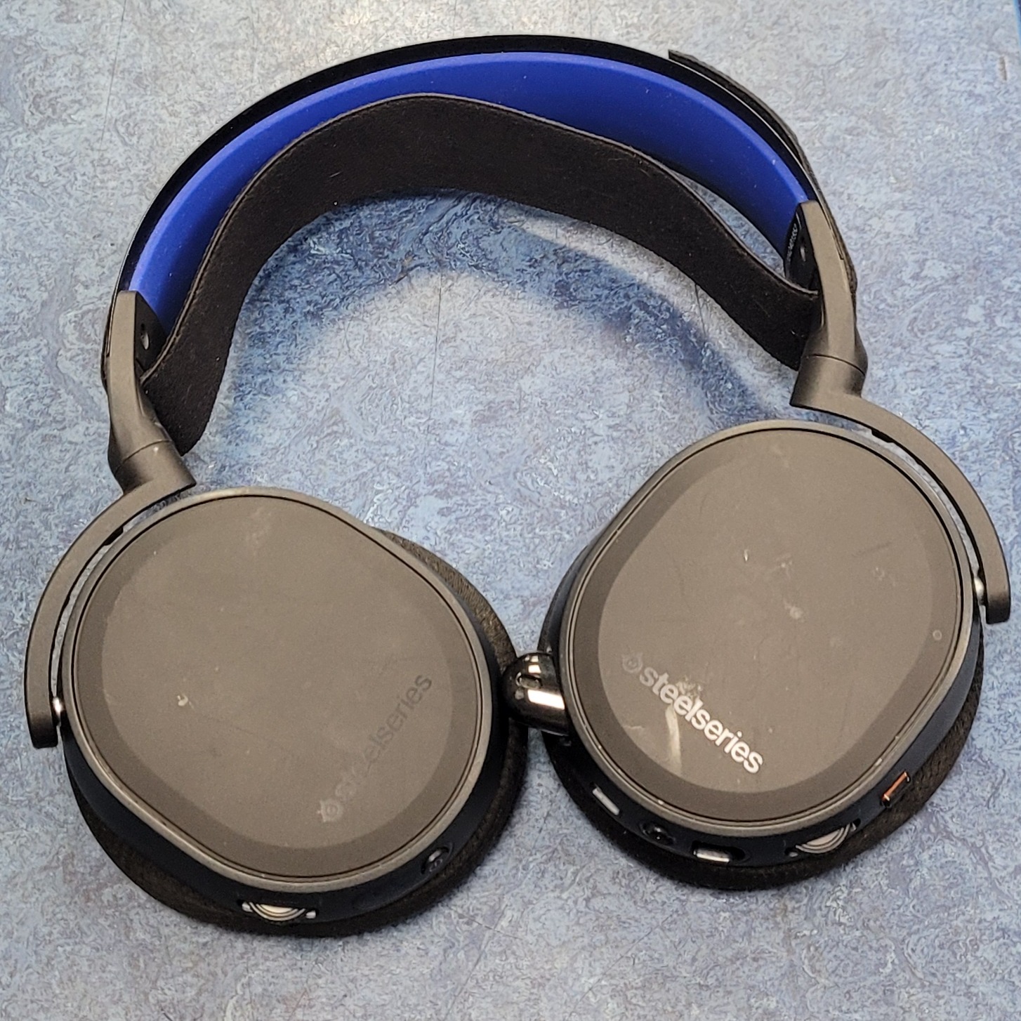 Product photo for SteelSeries Arctis 7P Plus Wireless Headset-Black/Blue
