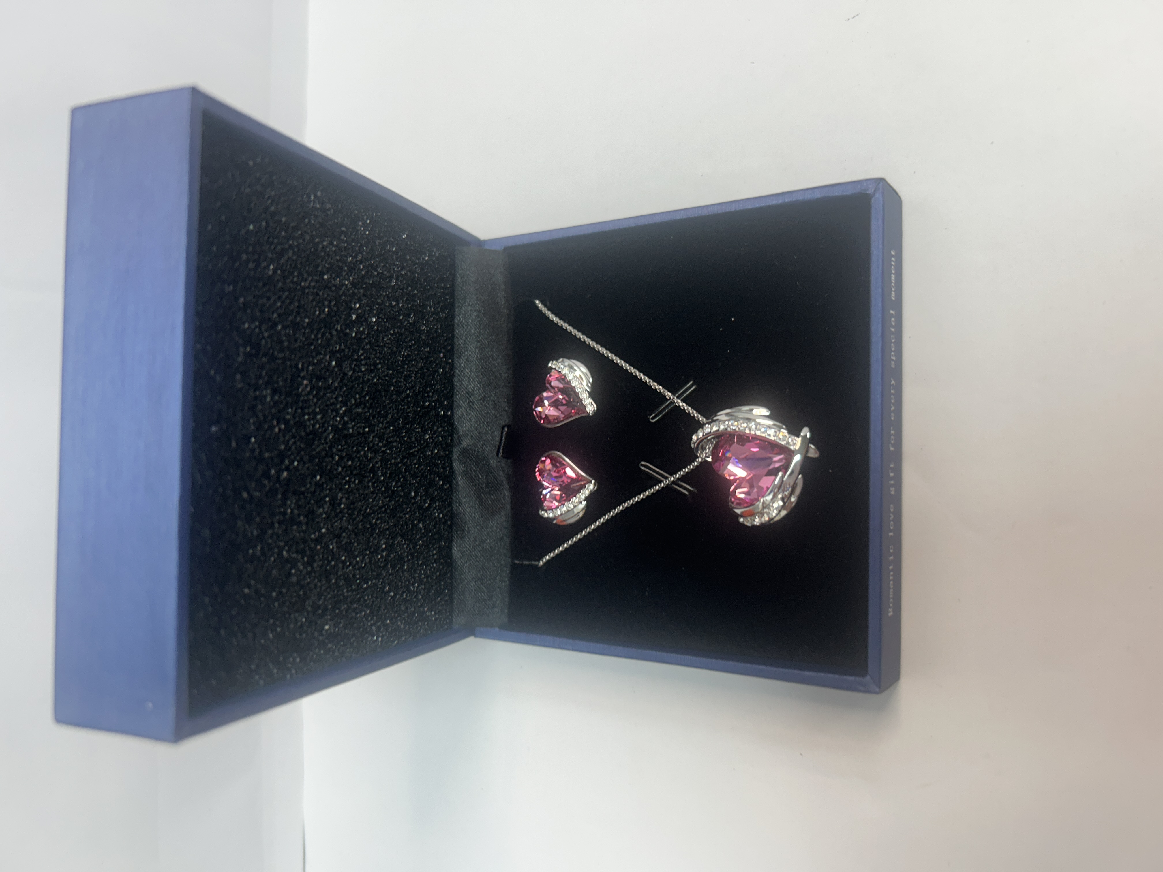 Product photo for A love heart necklace set