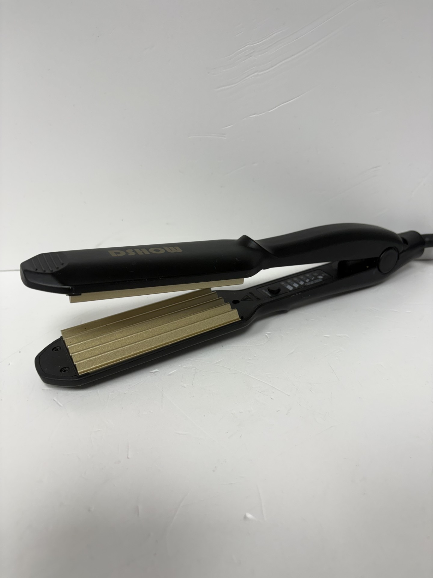 Product photo for dshow hair crimpers unboxed black