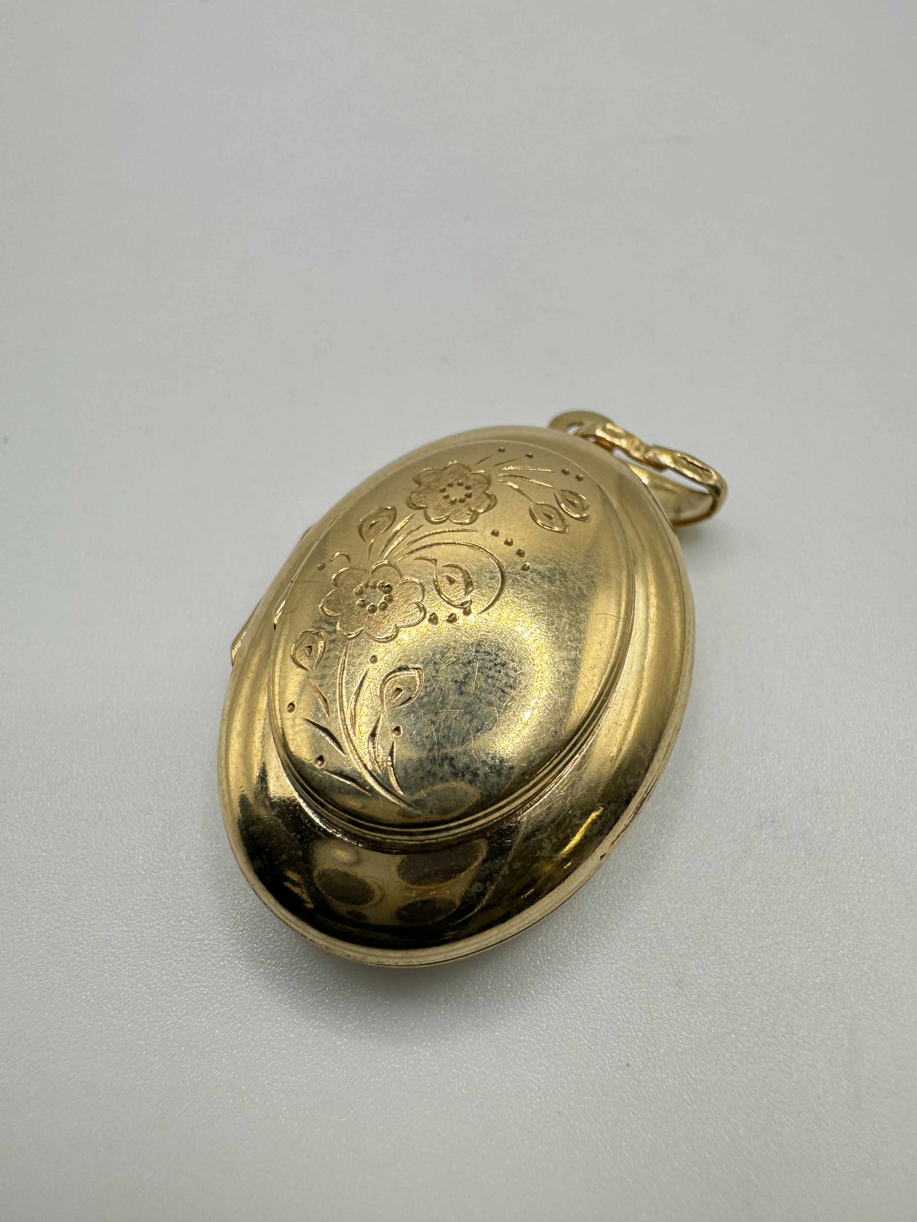 Product photo for 9ct Double Locket Pendant