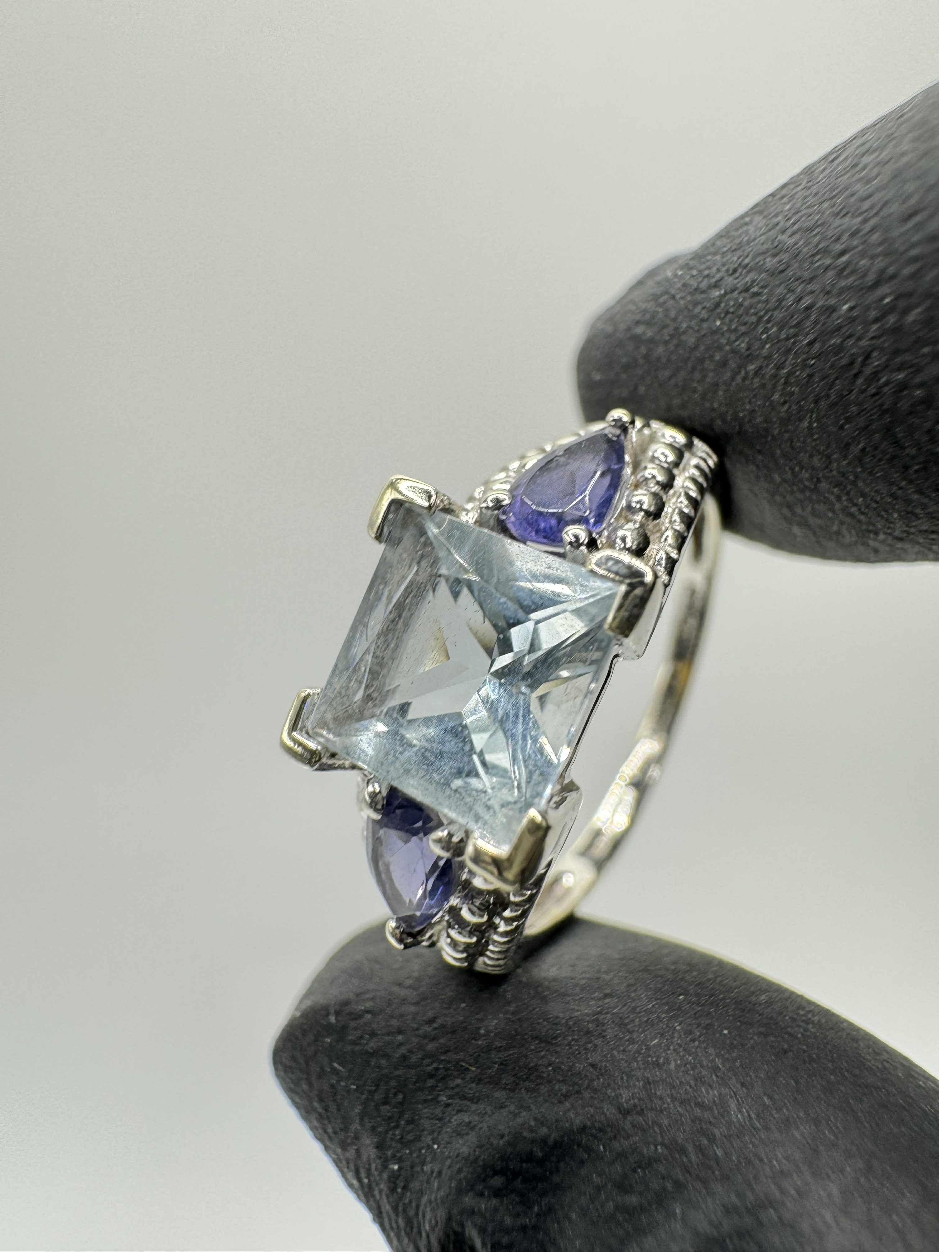 Product photo for 9ct White Gold Synthetic Ring