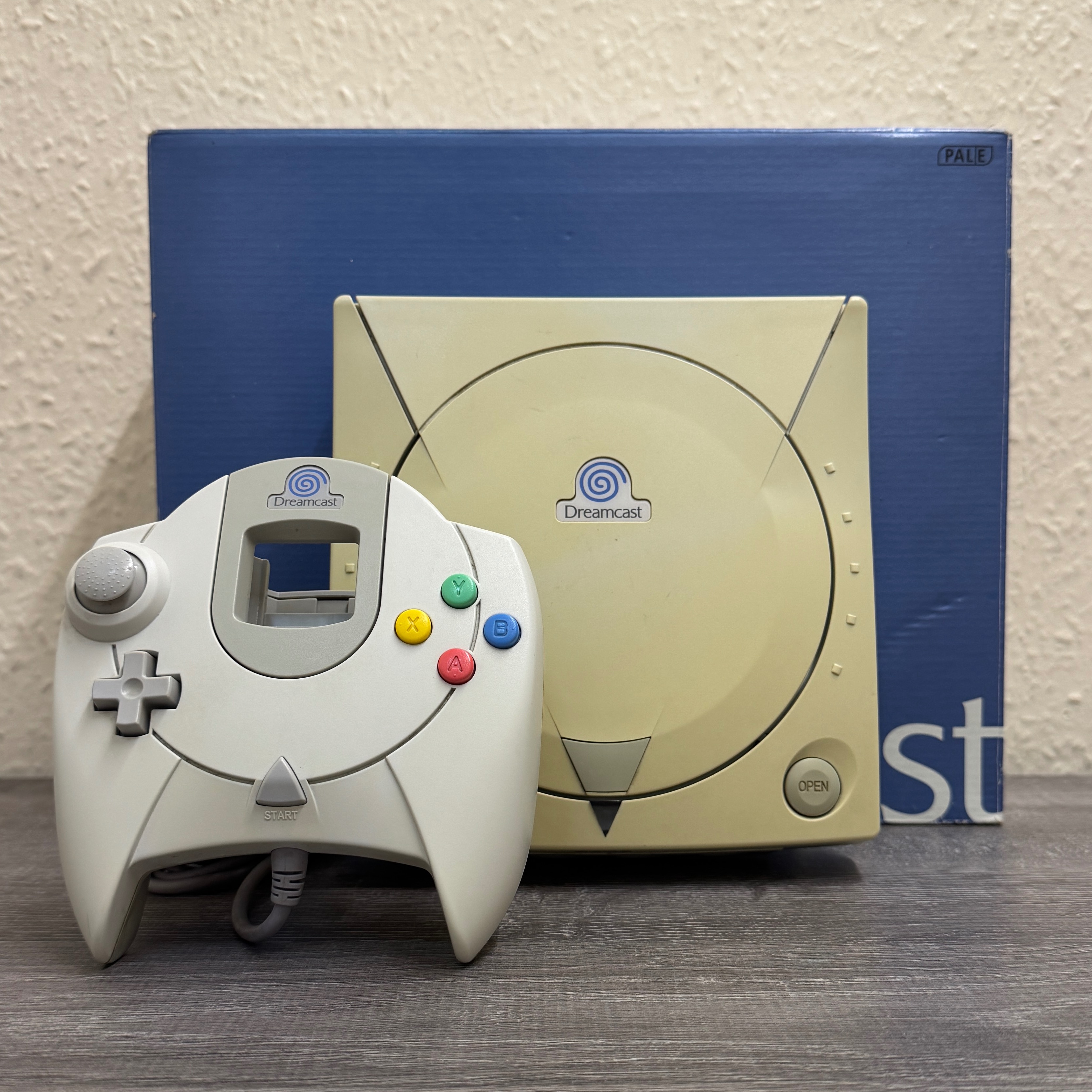 Product photo for SEGA DREAMCAST CONSOLE BOXED WITH EXTRAS