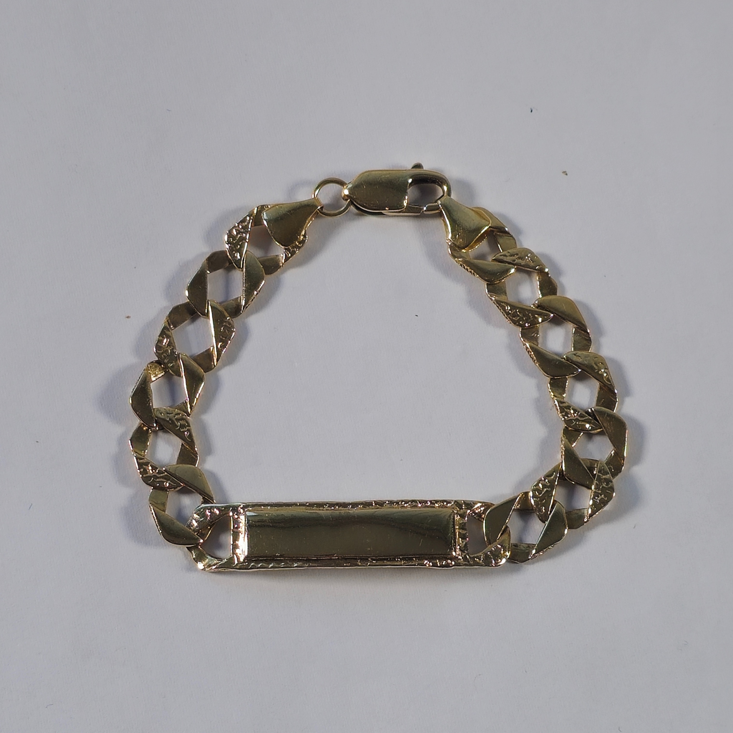 Product photo for 9ct Gold Signet Curb Bracelet 6.2