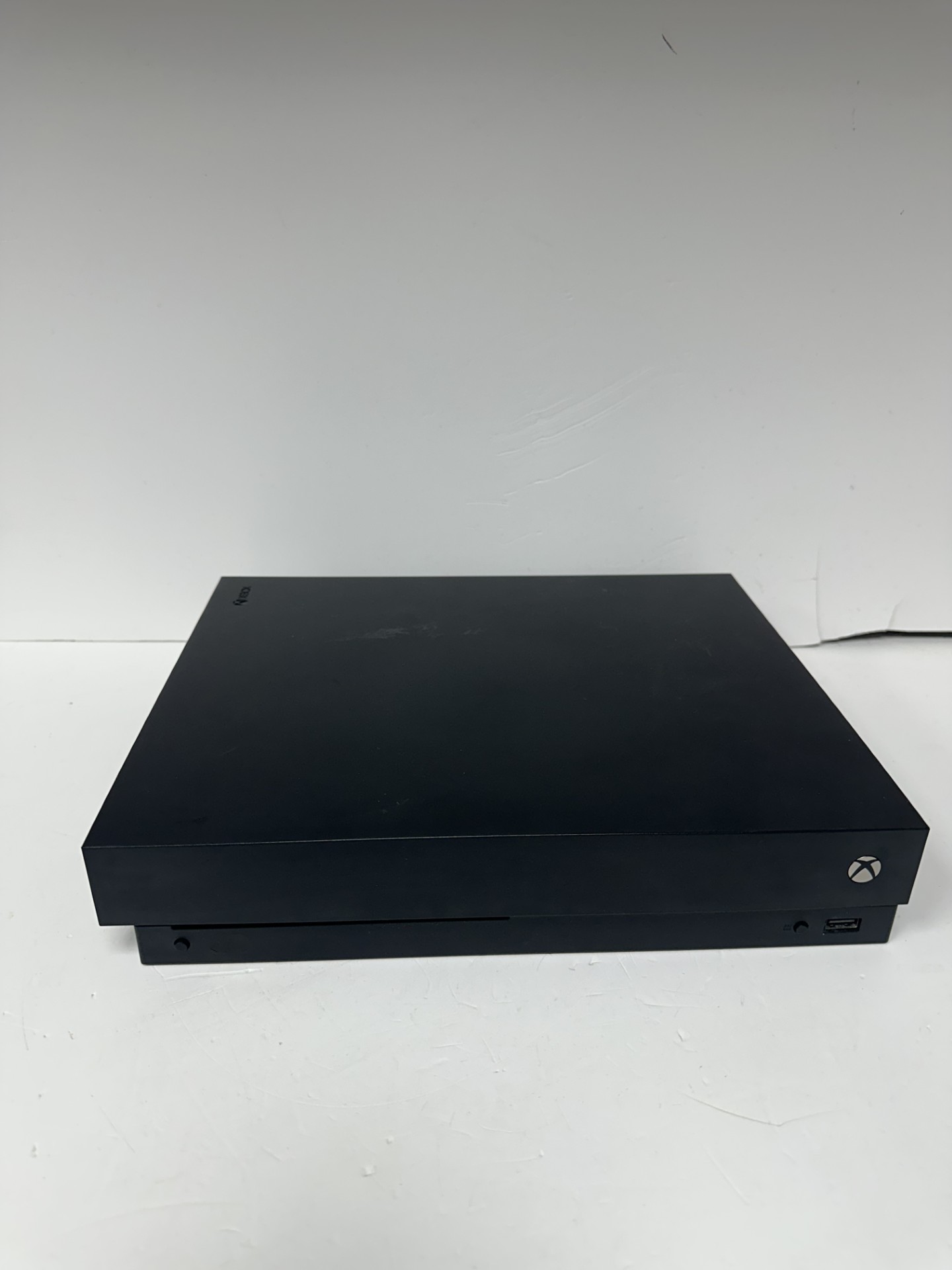Product photo for XBOX ONE X 1TB BLACK UNBOXED