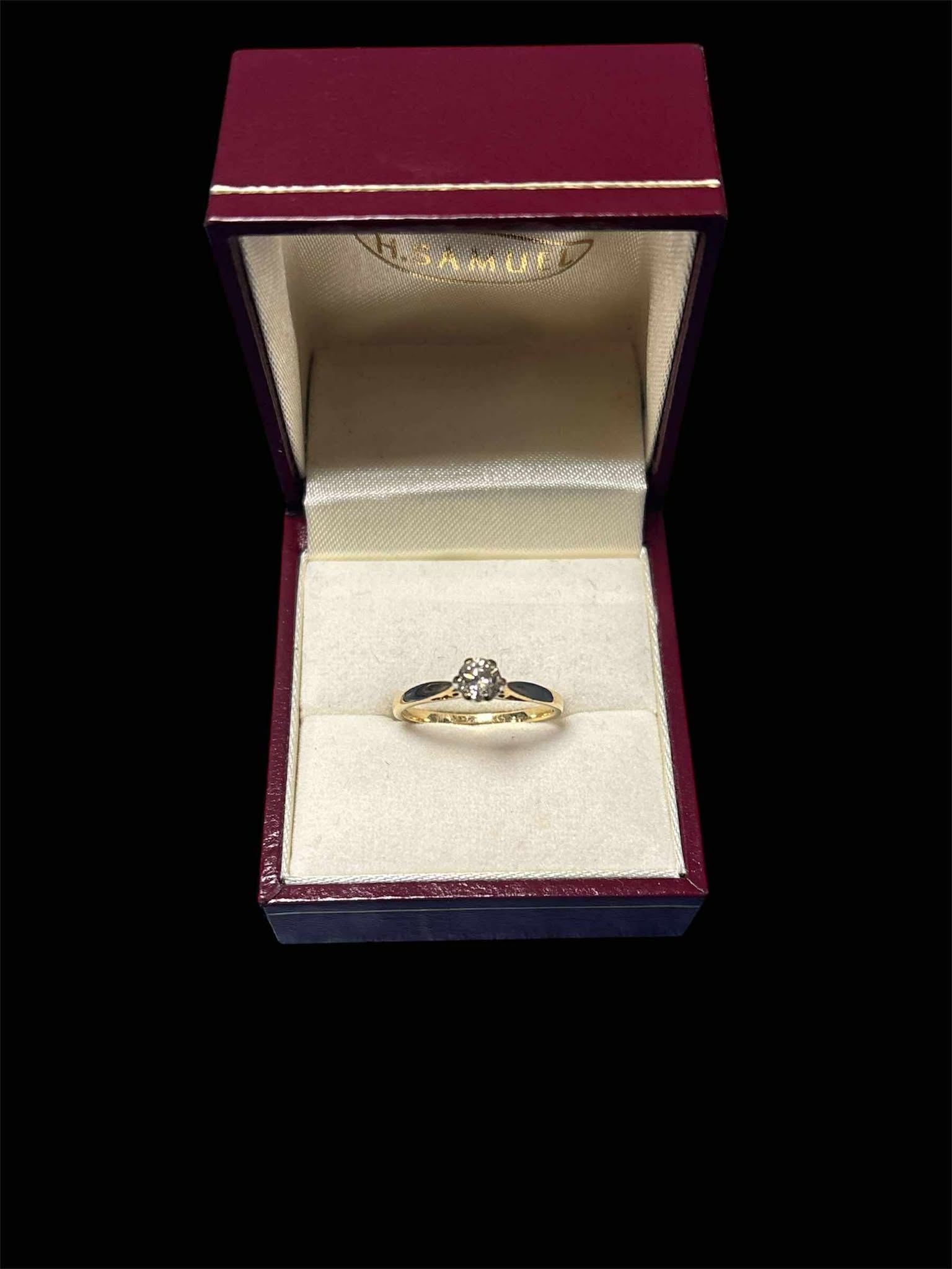 Product photo for 18ct Ring 0.33pt diamond