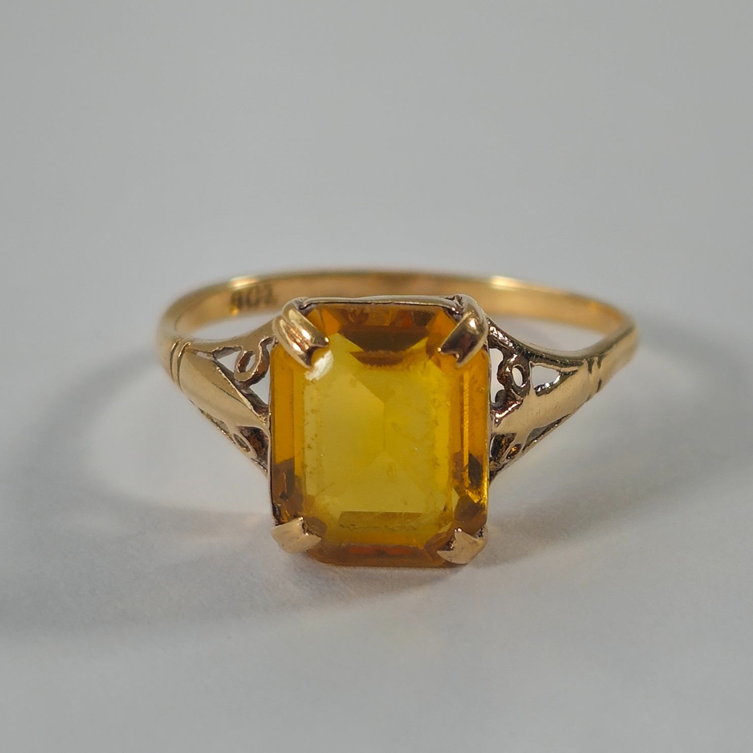 Product photo for 9ct Gold Rectangle Yellow Stone Vintage Ring Size N1/2