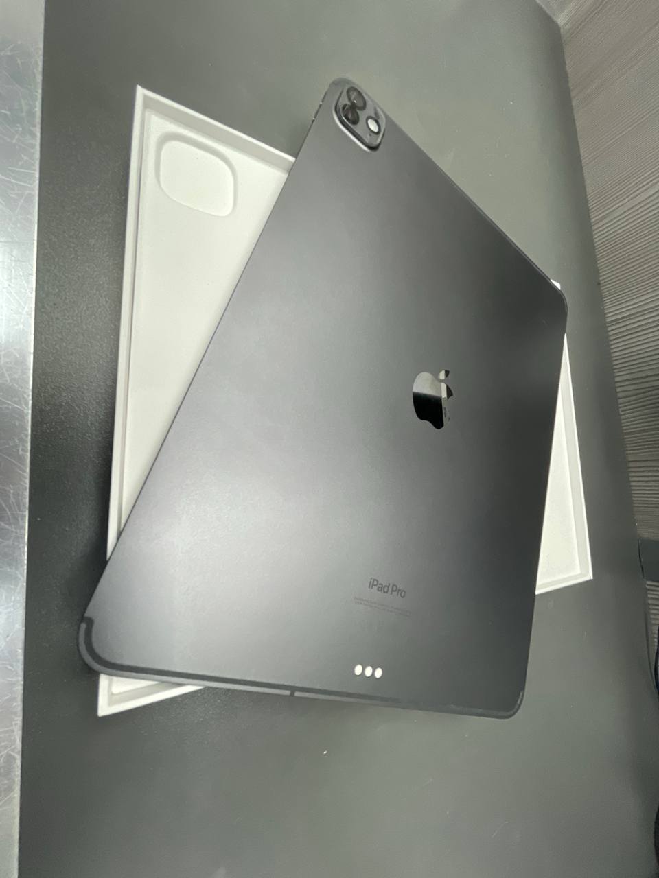 Product photo for Apple iPad Pro 13