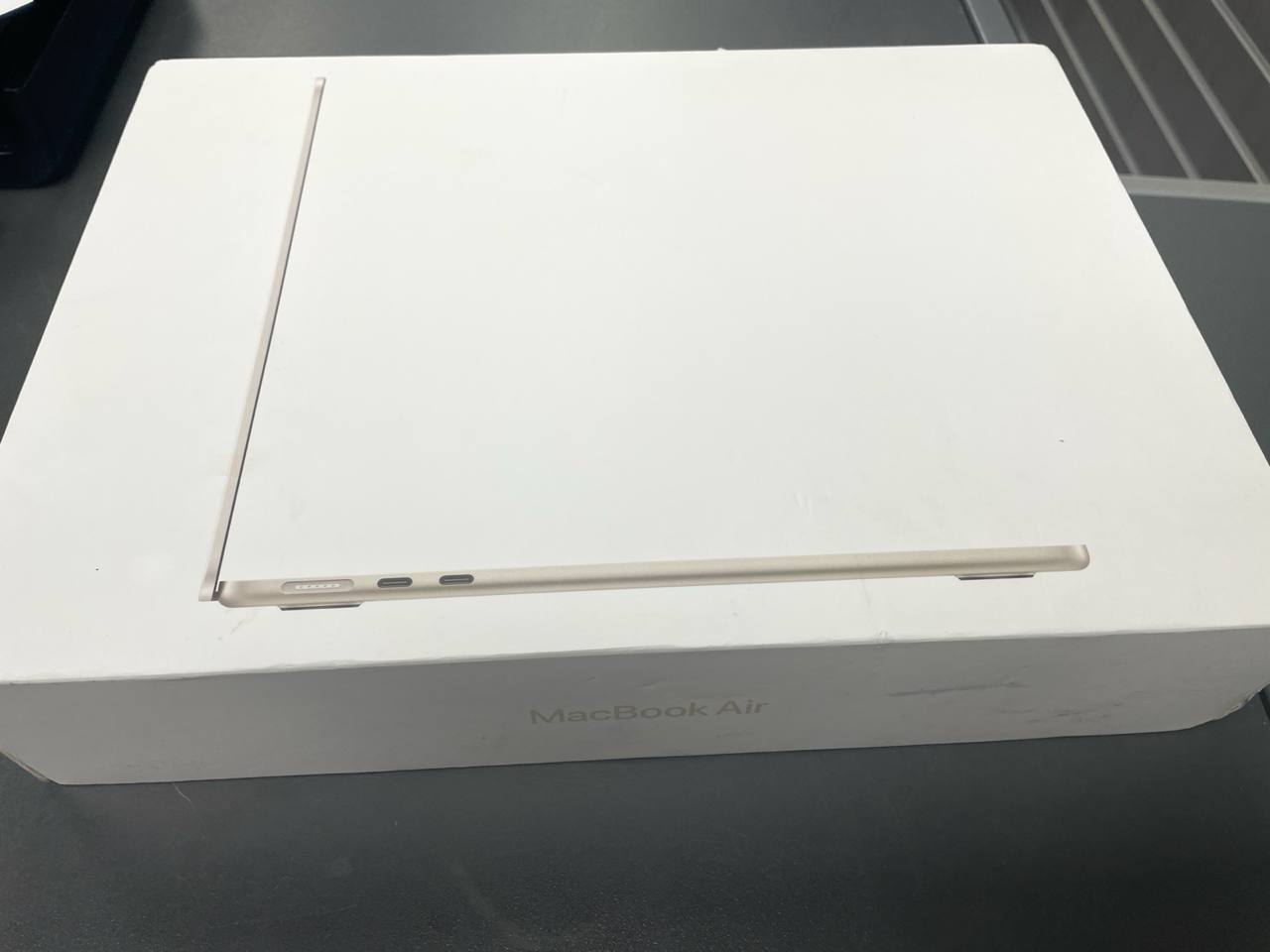 Product photo for Apple MacBook Air 14,2/M2 (8-CPU 8-GPU)/16GB Ram/256GB SSD/13