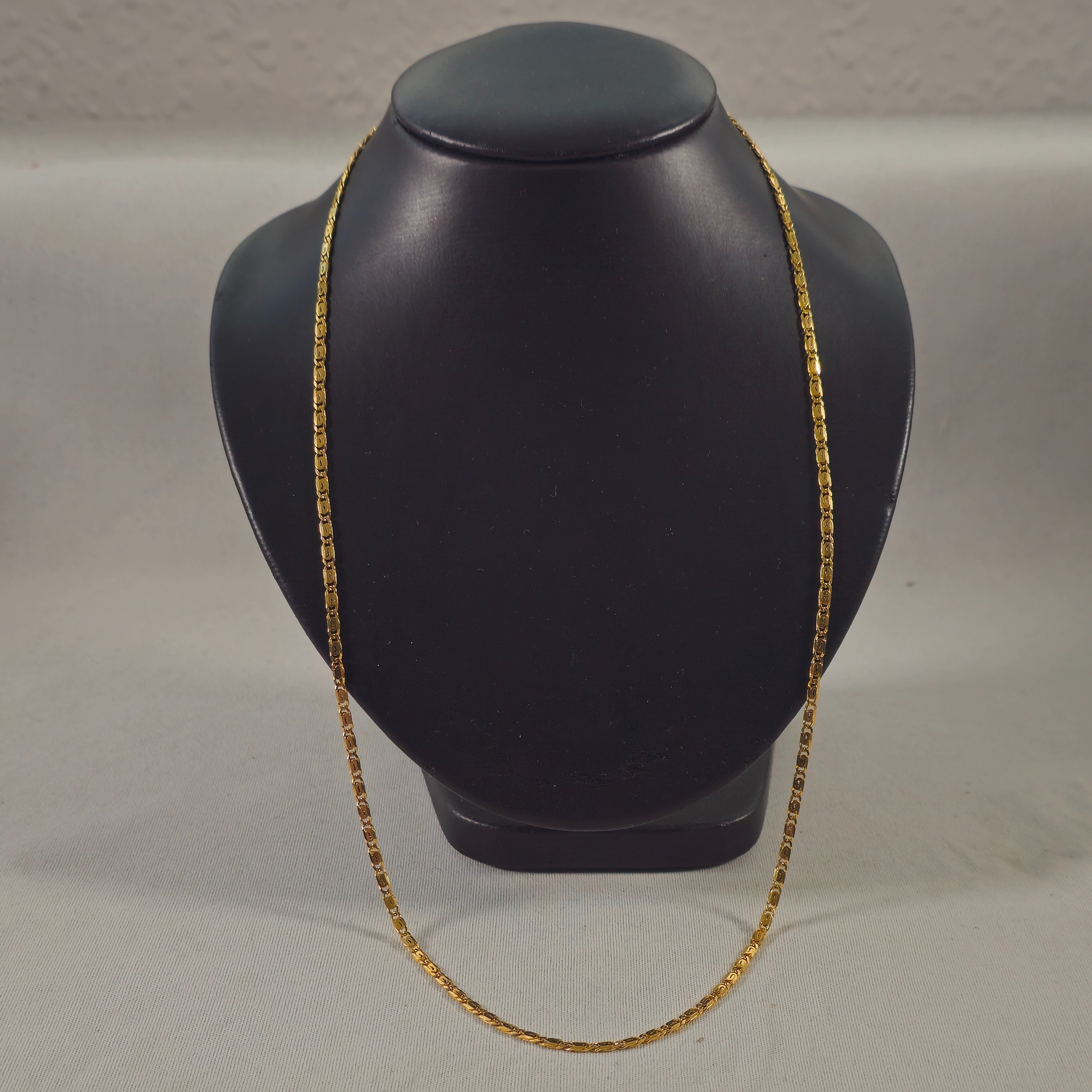 Product photo for 18ct Gold Key Pattern Link Chain 23