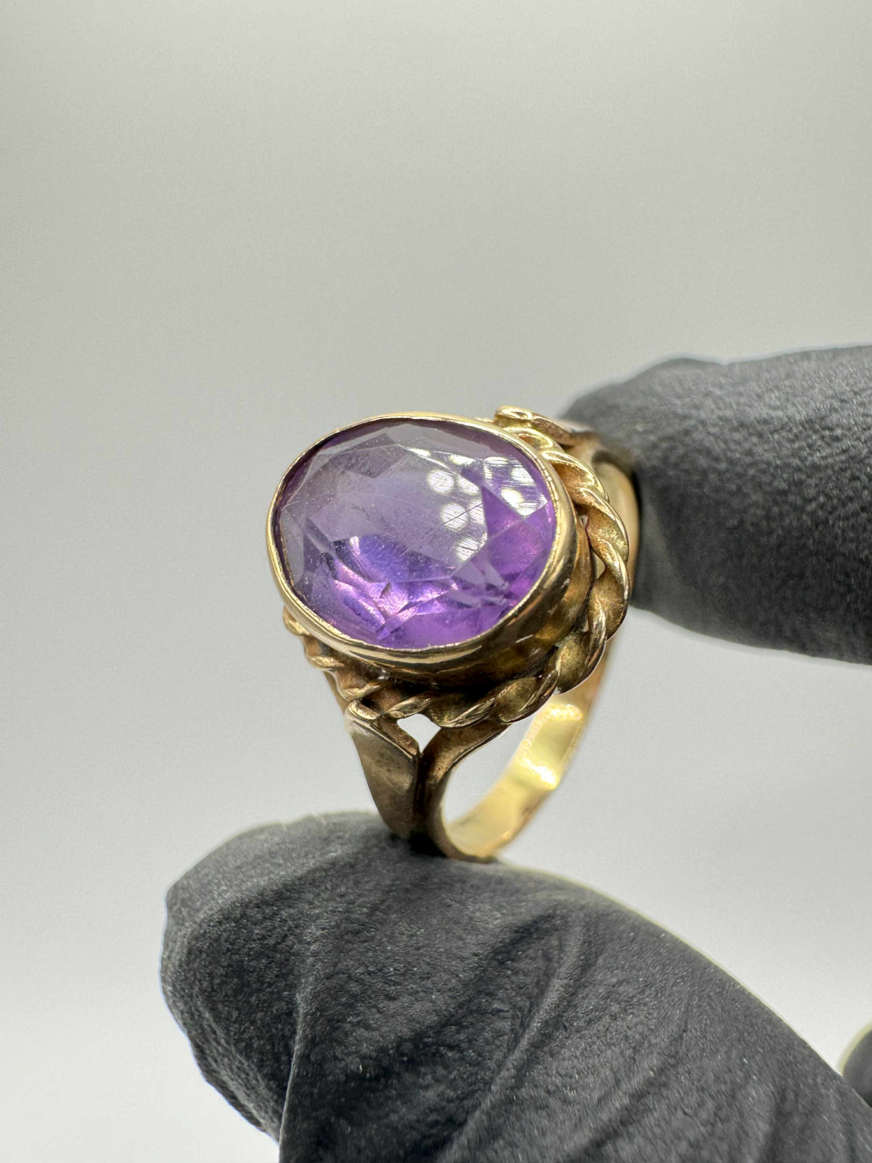 Product photo for 14ct Amethyst Ring