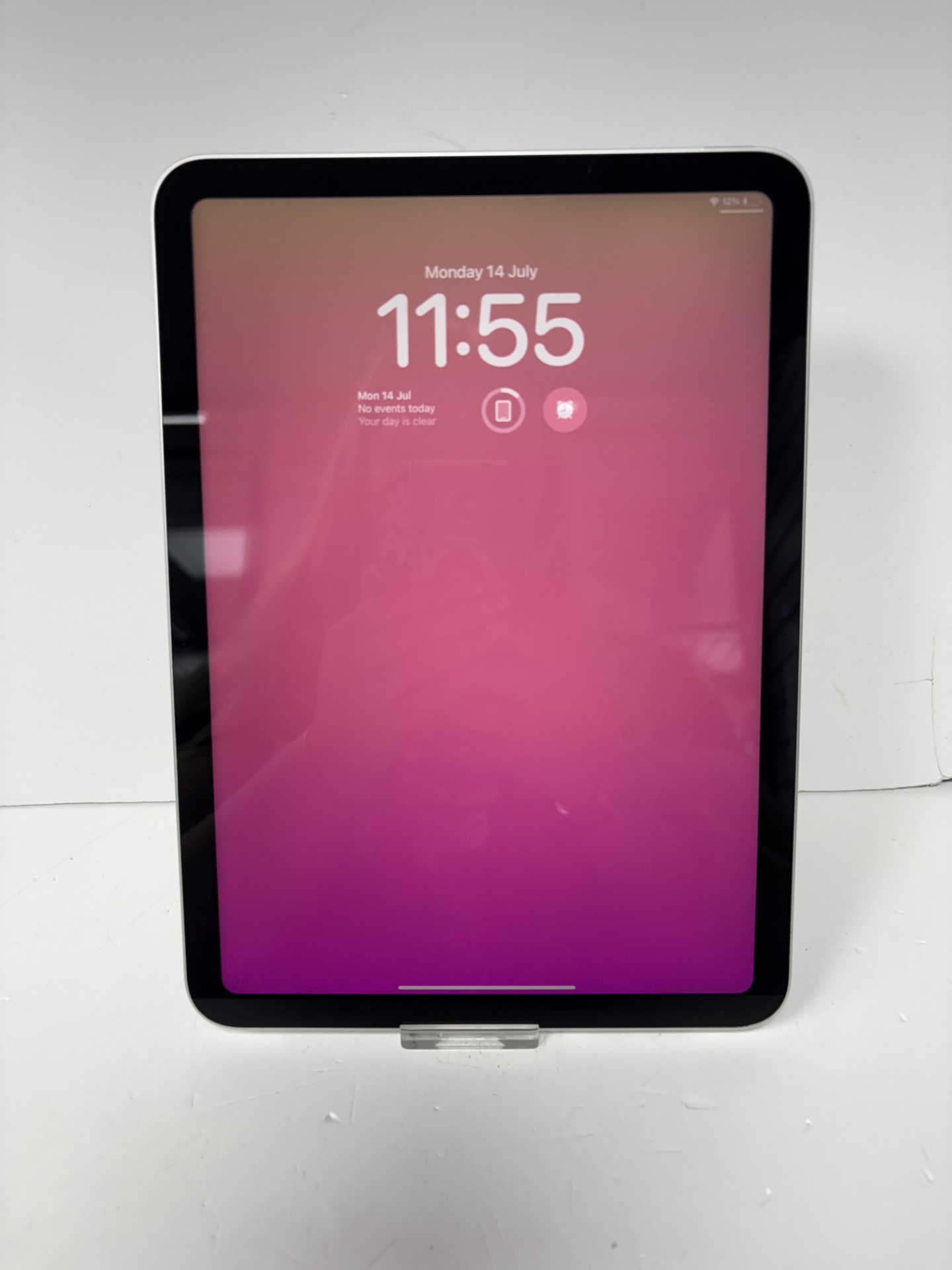 Product photo for iPad 10th gen silver 64gb Wi-Fi only unboxed