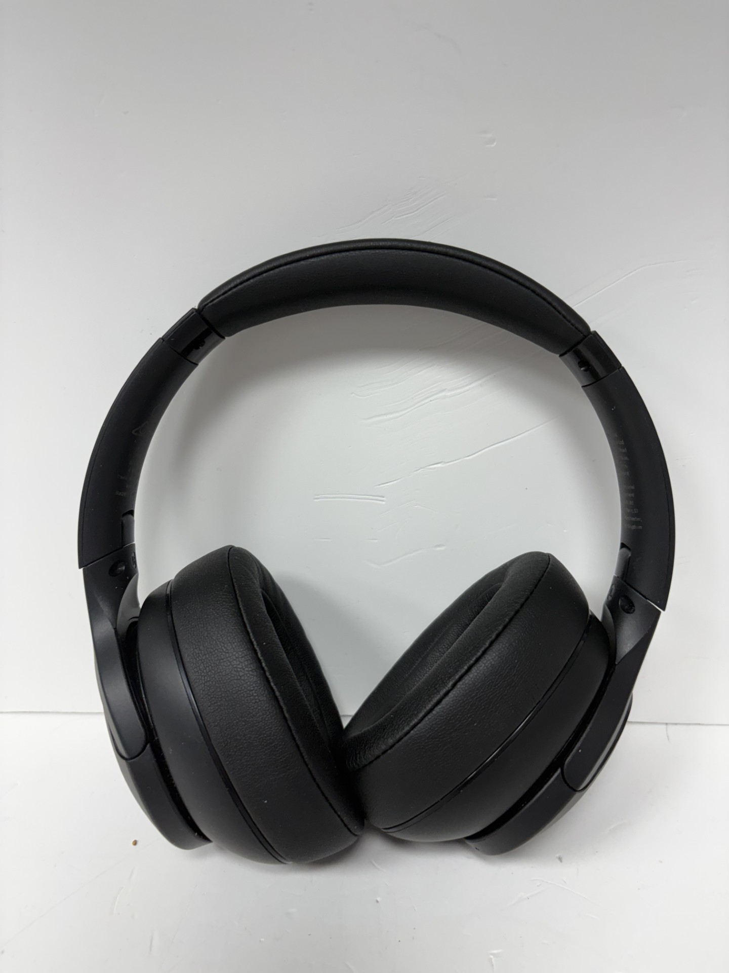 Product photo for DOQAUS BLACK HEADPHONES UNBOXED