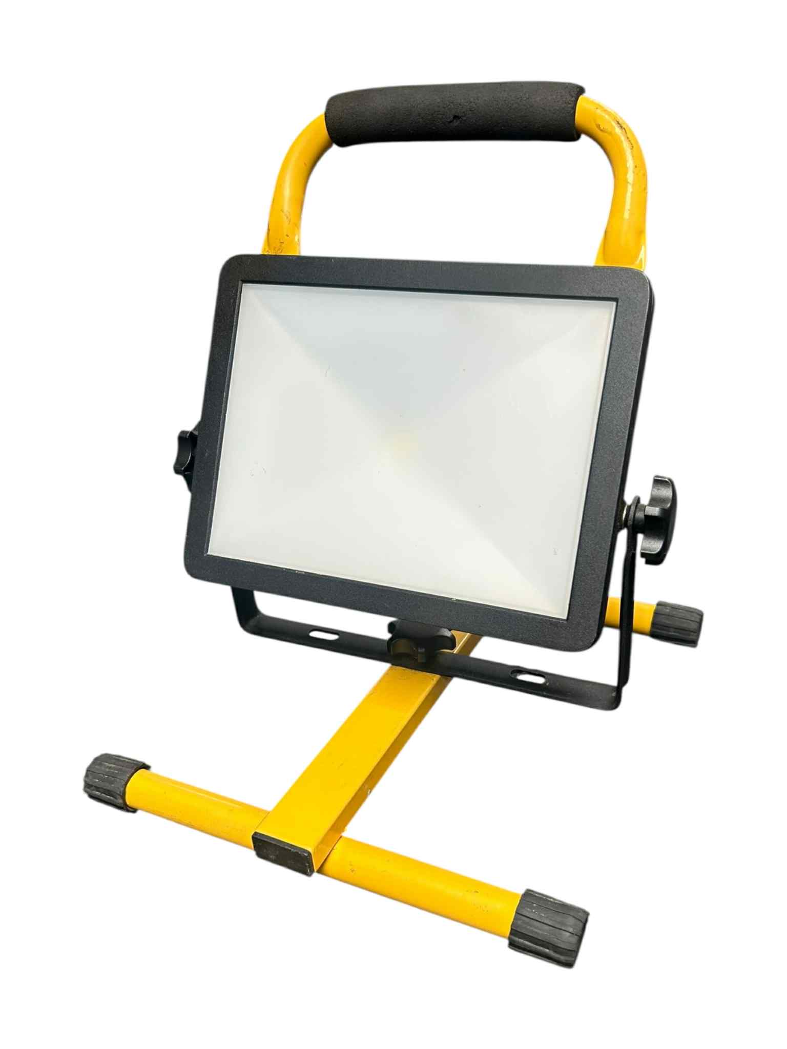 Product photo for DIALL LED Rechargeable Dimmable Work Light 23w 1400 Lumens