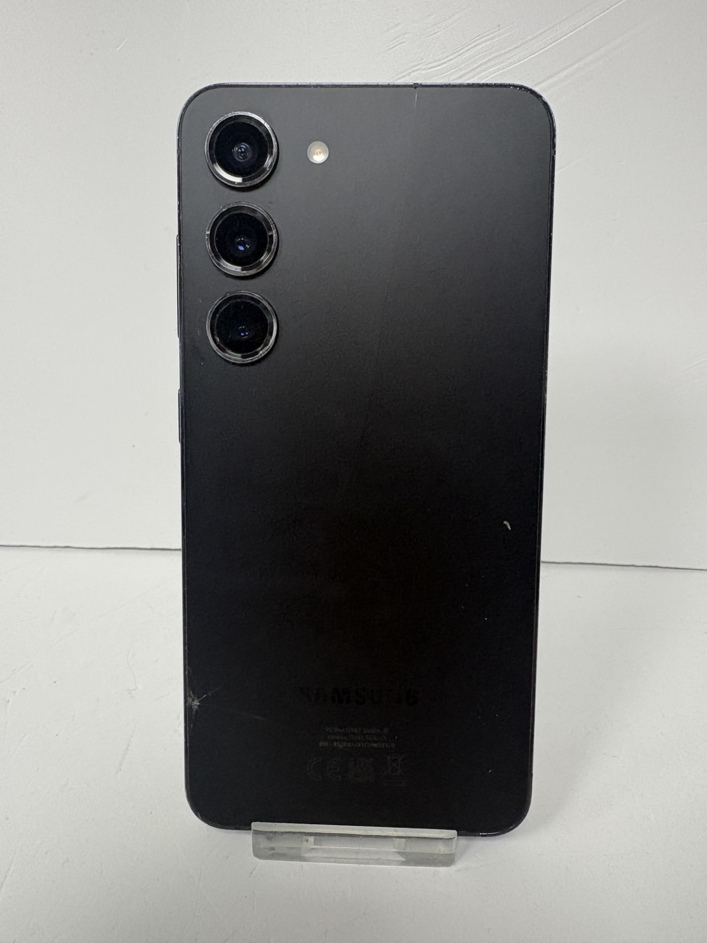 Product photo for SAMSUNG samsung galaxy s23 128gb black unlocked unboxed cracked back