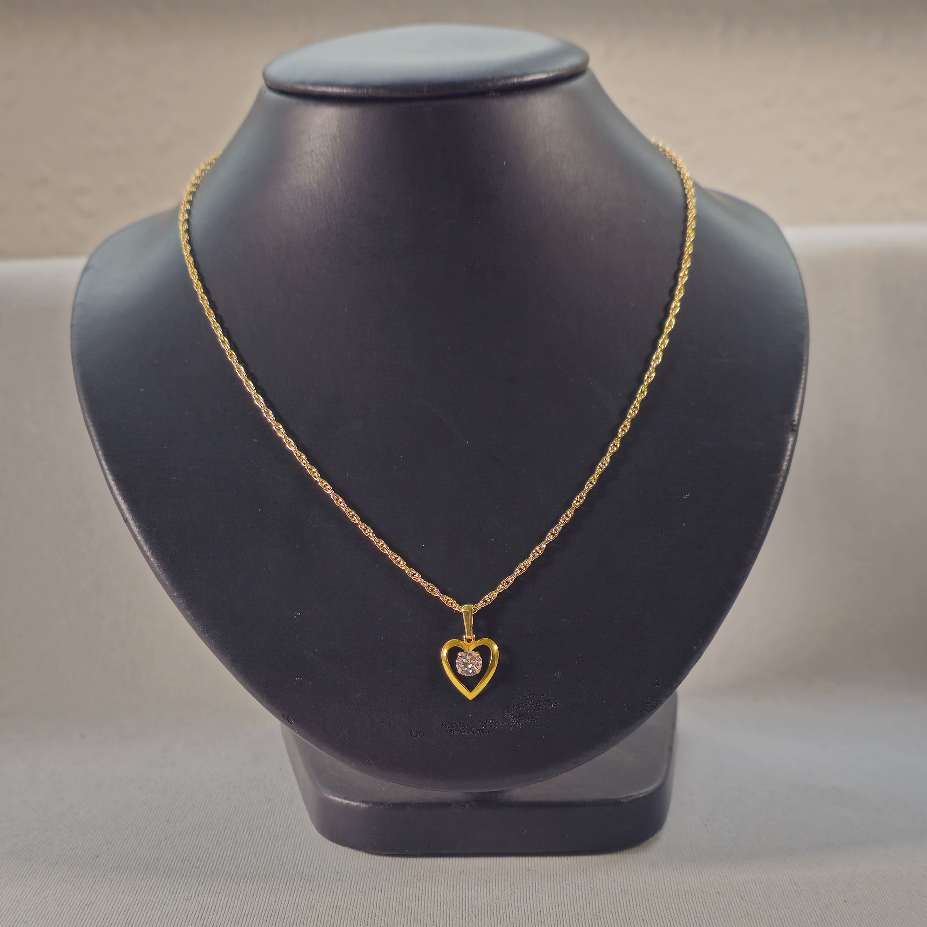 Product photo for 9ct Gold Rope Chain & Heart *CZ* Pendant 15.9