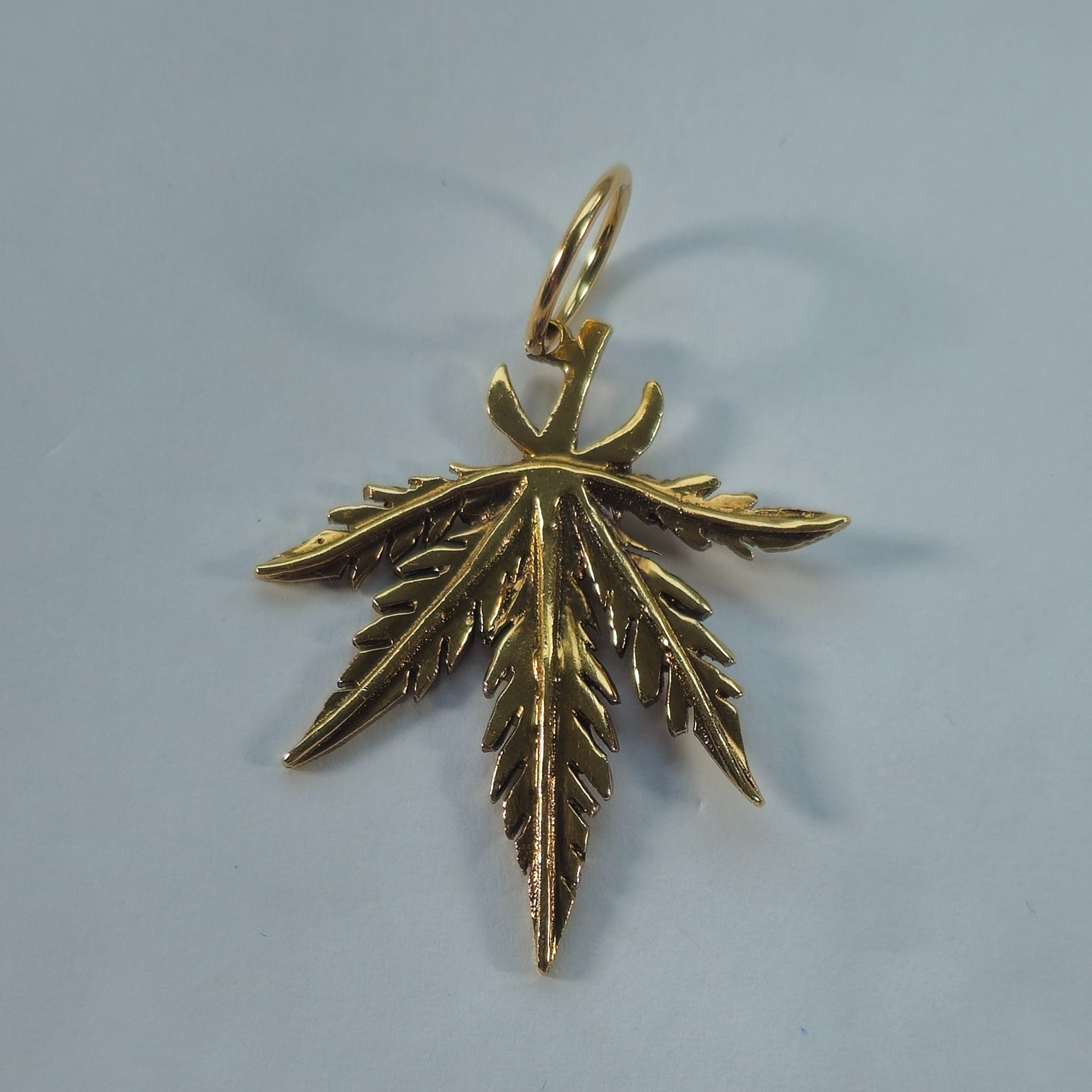 Product photo for 9ct Gold Leaf Pendant