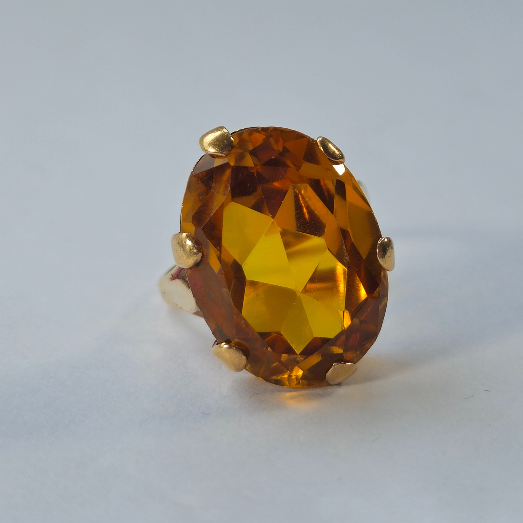 Product photo for 9ct Gold Big Yellow Stone Statement Ring Size N
