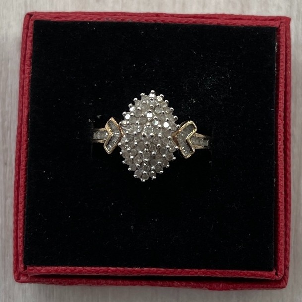 Product photo for U T Pre-Owned 9ct Gold Diamond Ring