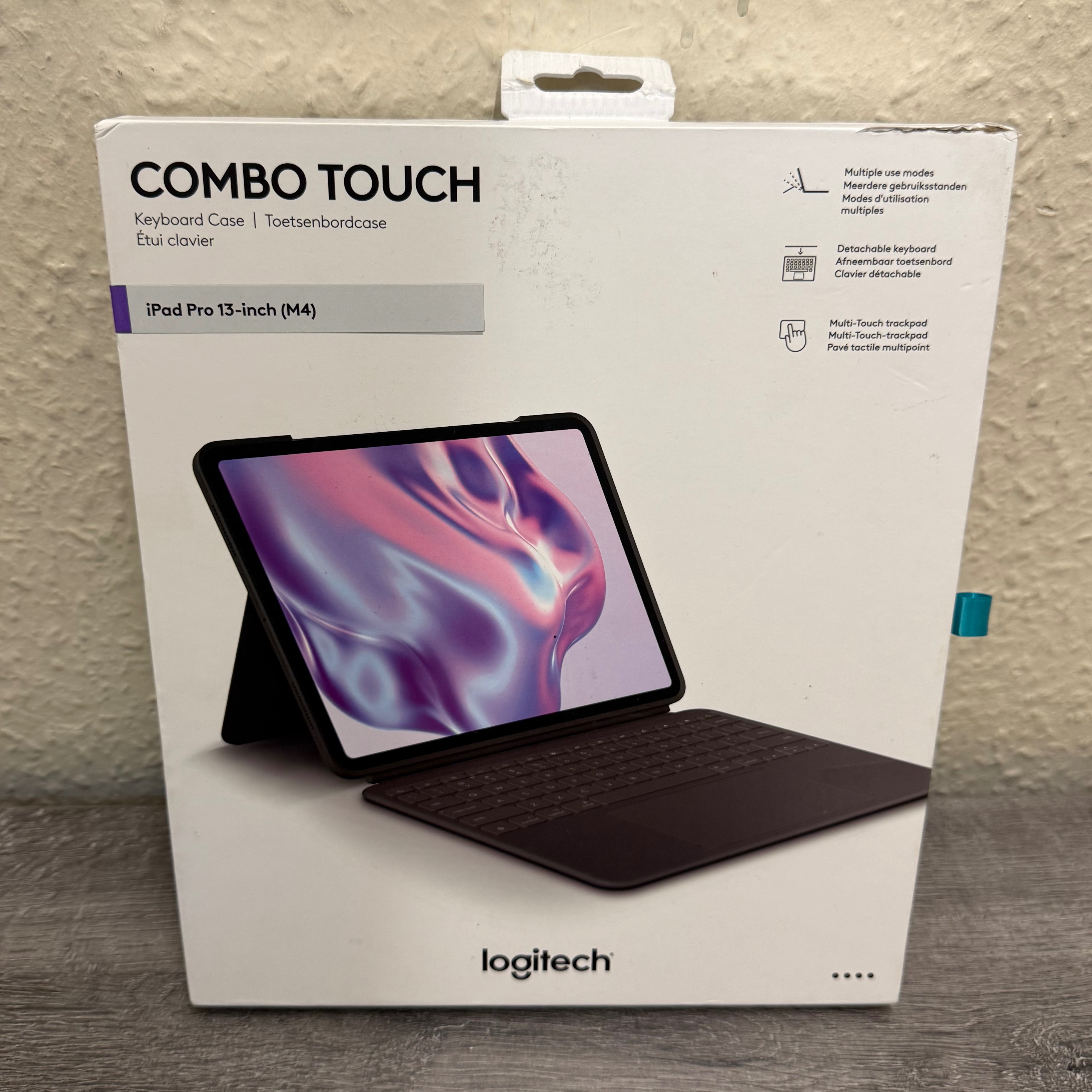 Product photo for LOGITECH COMBO TOUCH iPAD PRO 13