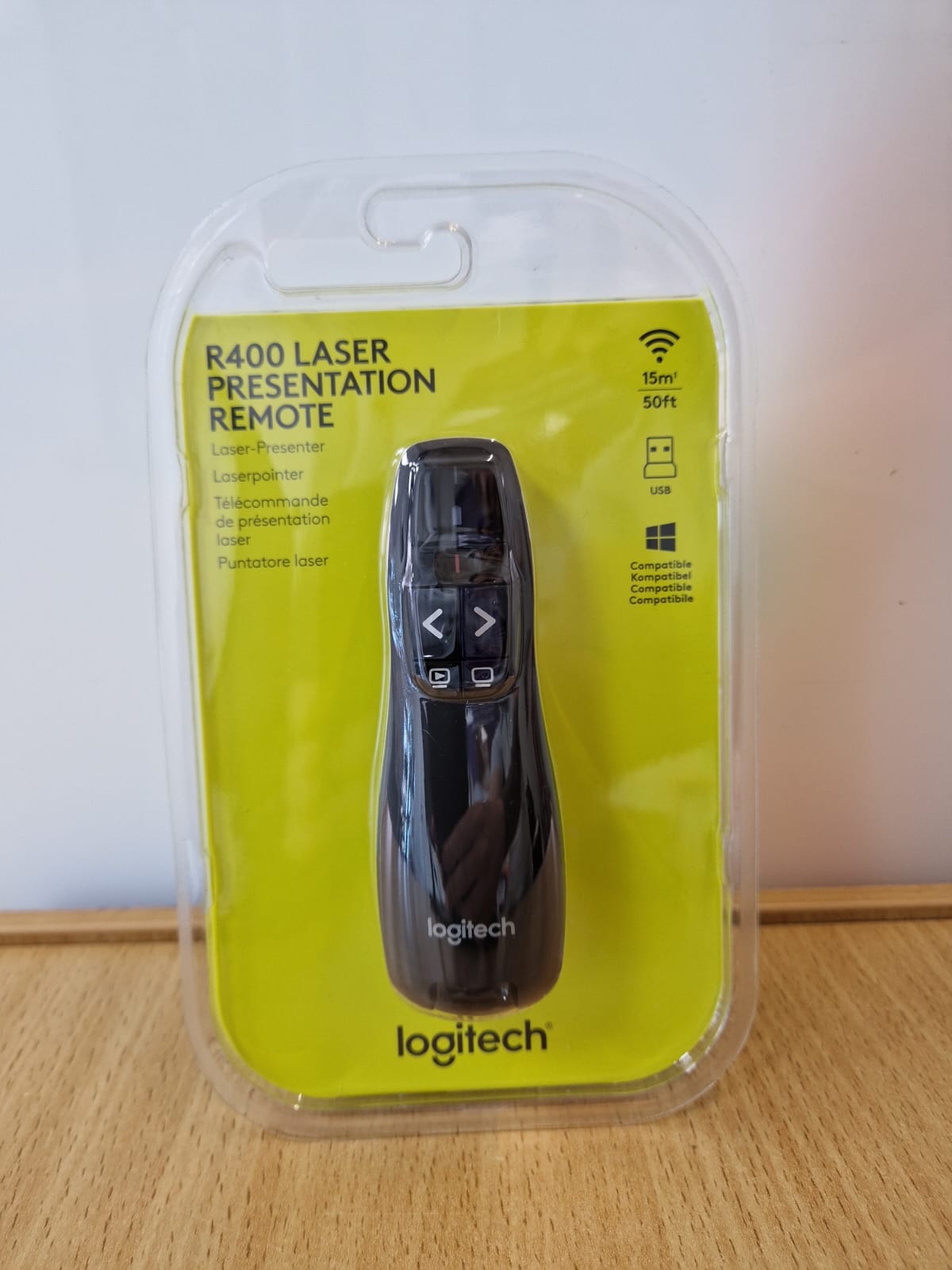 Product photo for Logitech  Logitech R400 Wireless Presenter - Brand New & Sealed 12 Month Warranty
