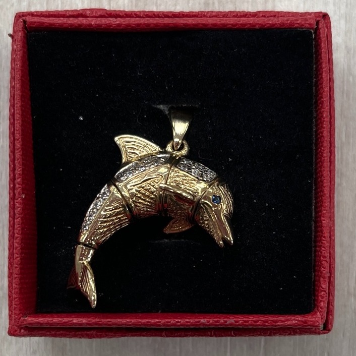 Product photo for T I Pre-Owned 9ct Gold Dolphin