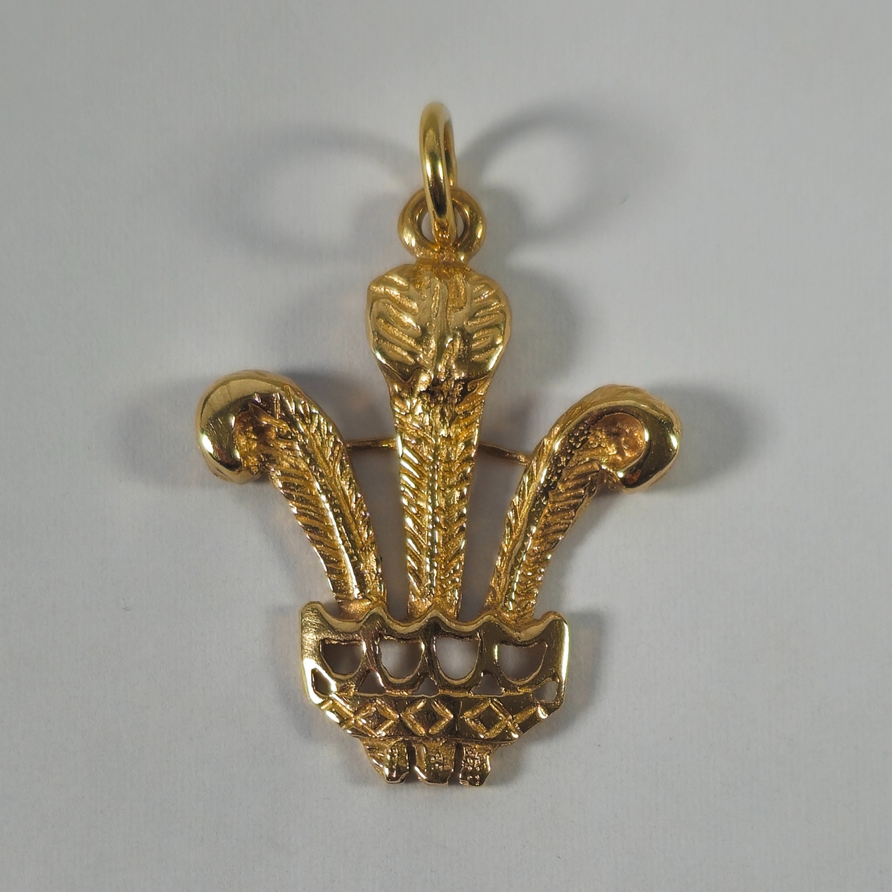 Product photo for 9ct Gold Three Feathers Pendant