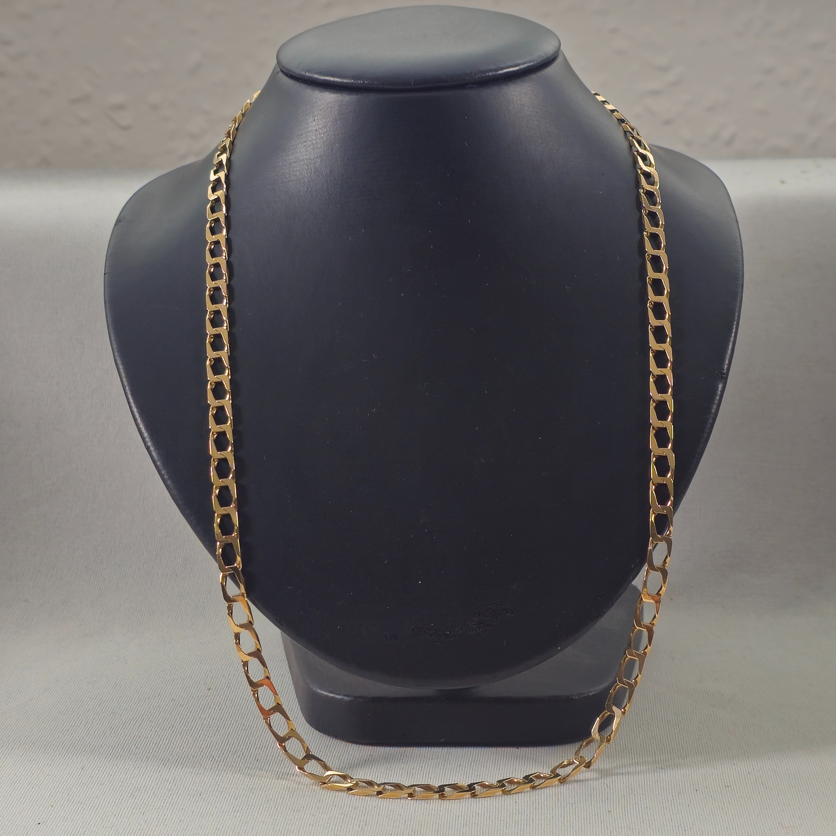Product photo for 9ct Gold Corner Cut Curb Link Chain 21.2