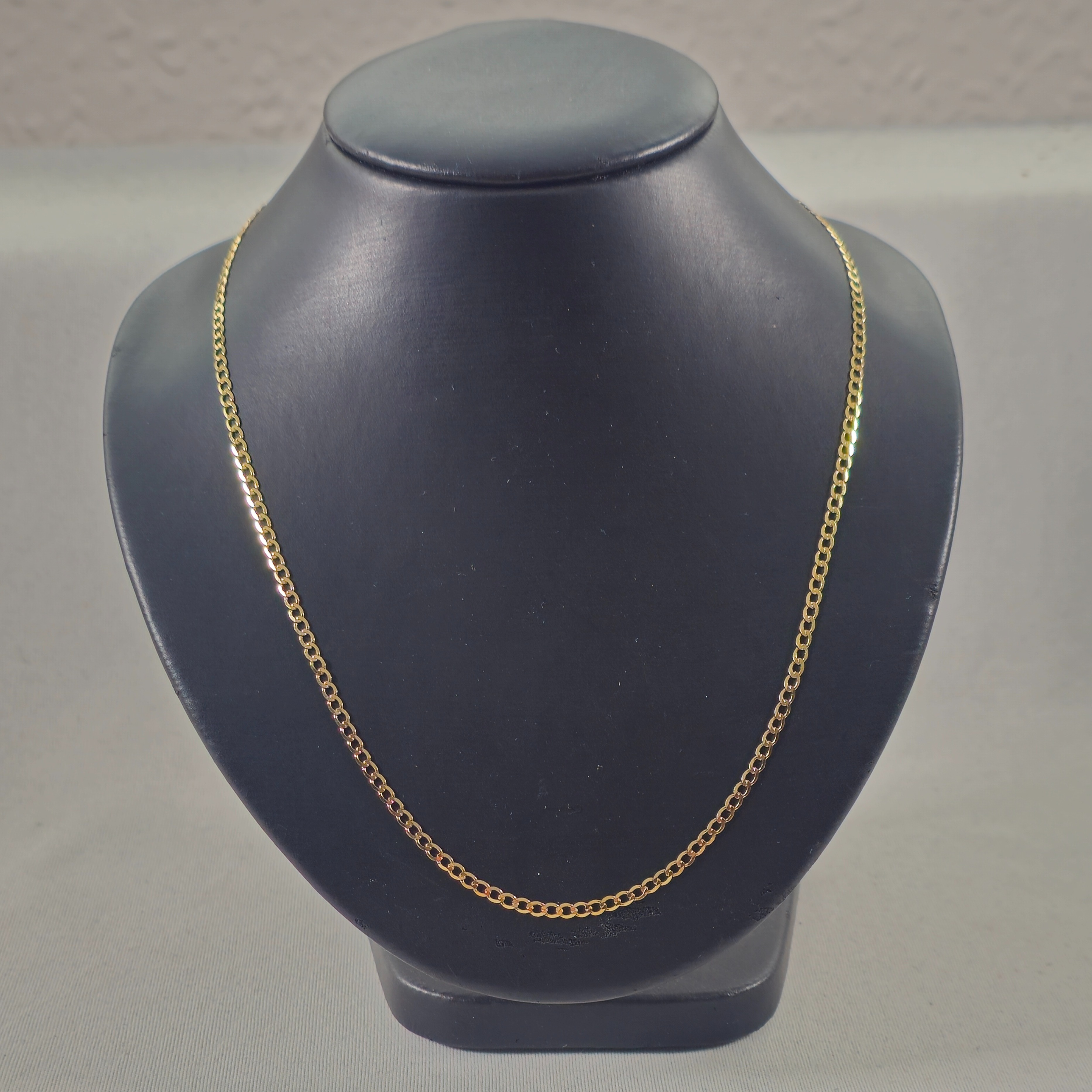 Product photo for 9ct Gold Curb Chain 17.9