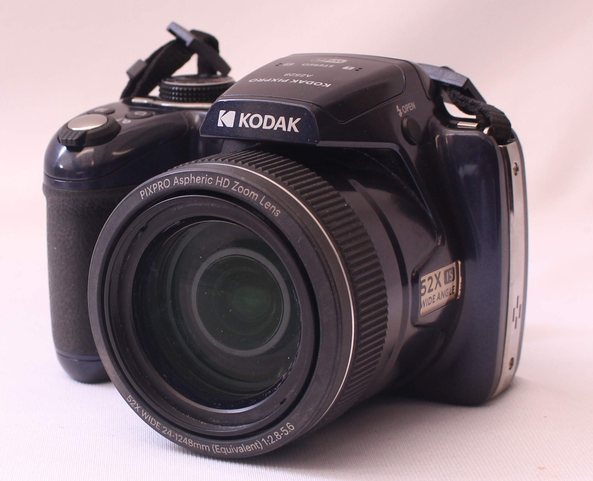 Product photo for Kodak PixPro AZ528 16.0MP Digital Wi-Fi 52x Zoom Bridge Camera - No Charger (U)