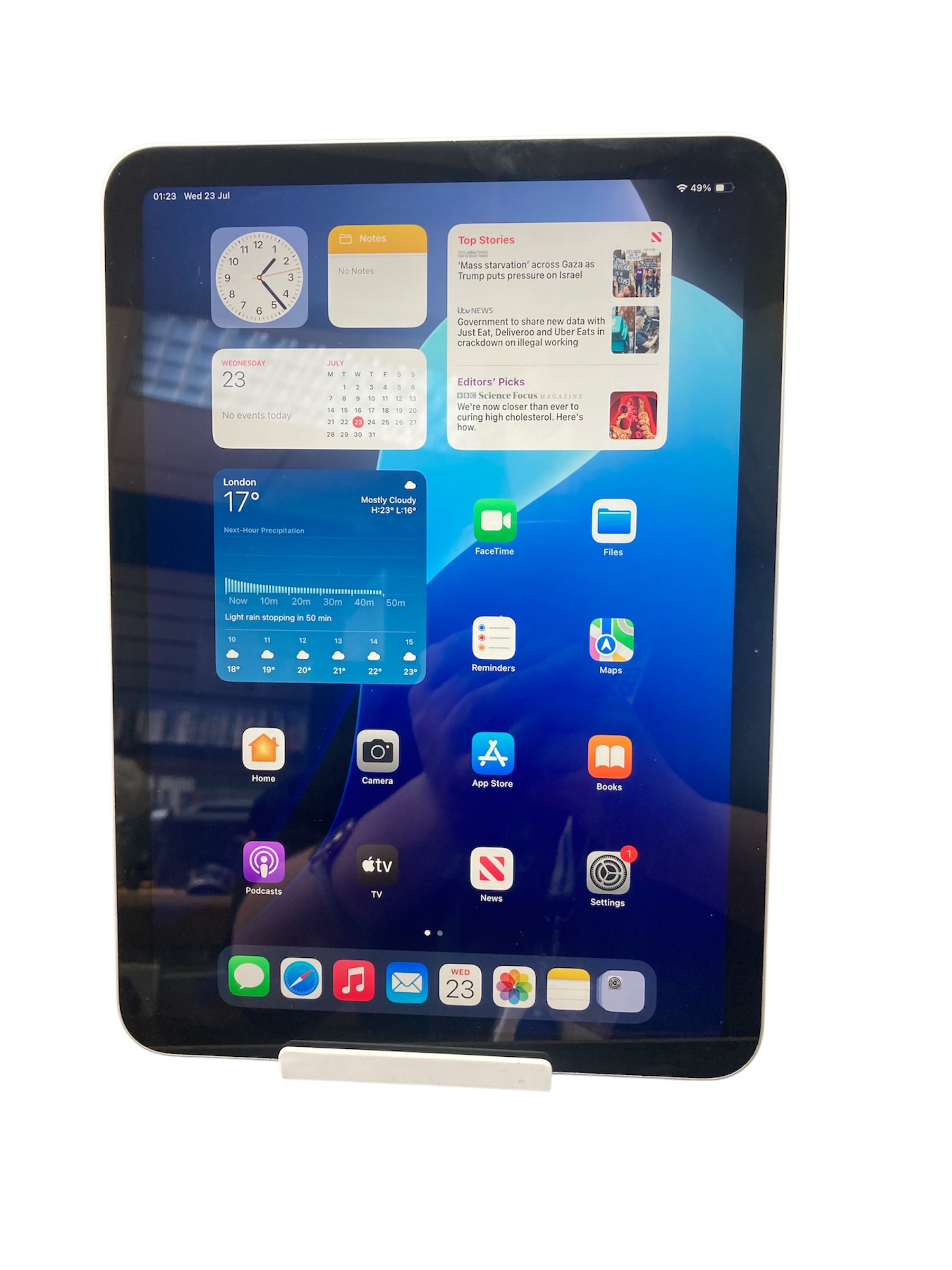 Product photo for iPad 10th gen 64gb A2696 Wi-fi
