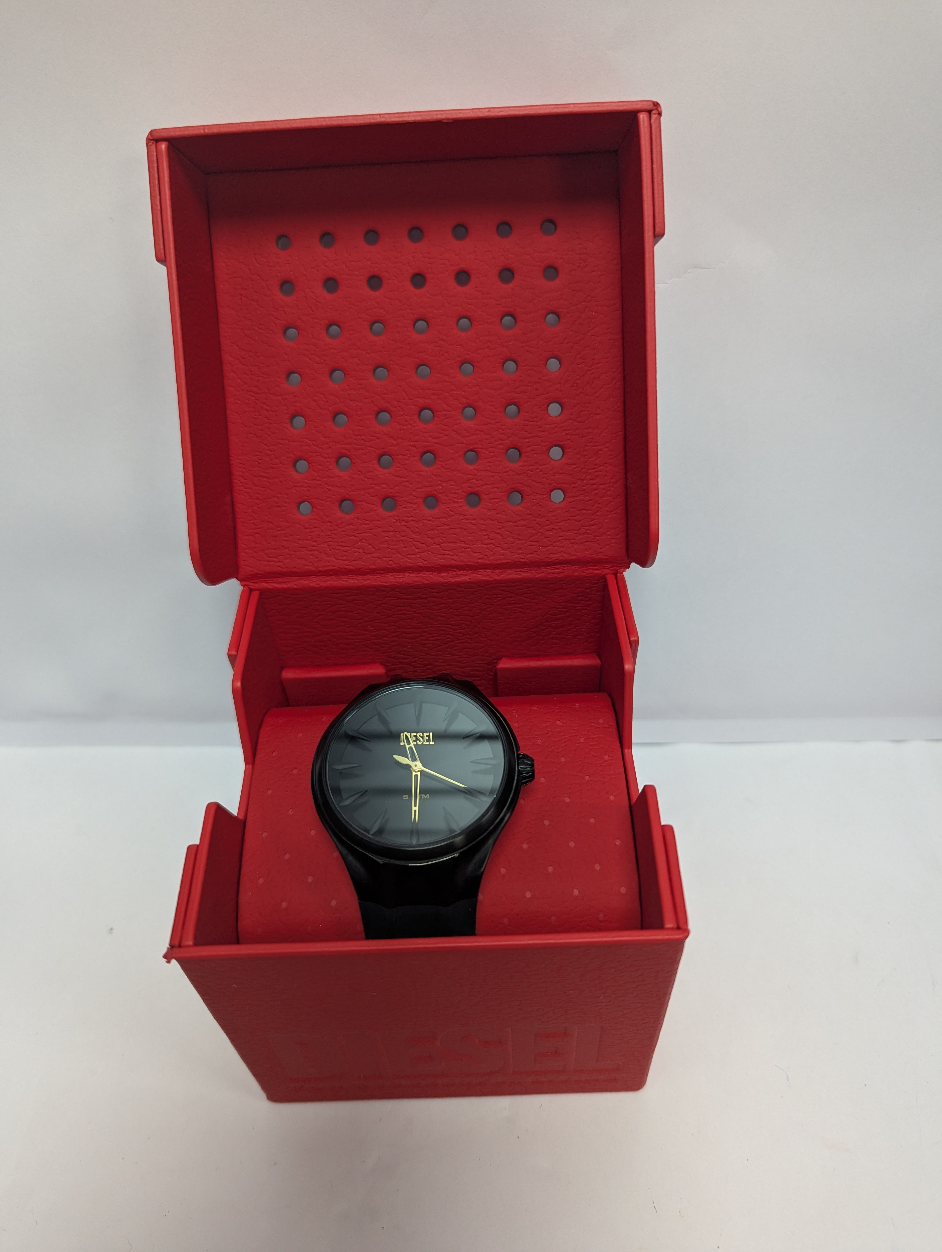Product photo for PRE OWNED WATCH  diesle watch dz 2217
